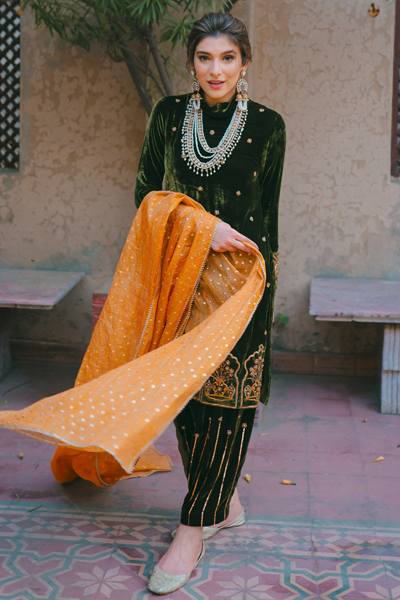 Ansab Jahangir | Bow Velvet Edit | RUSTIC HOWARD