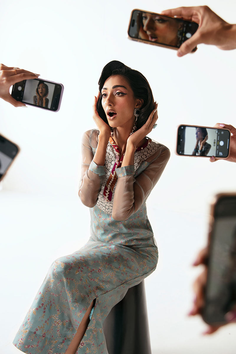 Huate Form | Luxury Pret | Dove