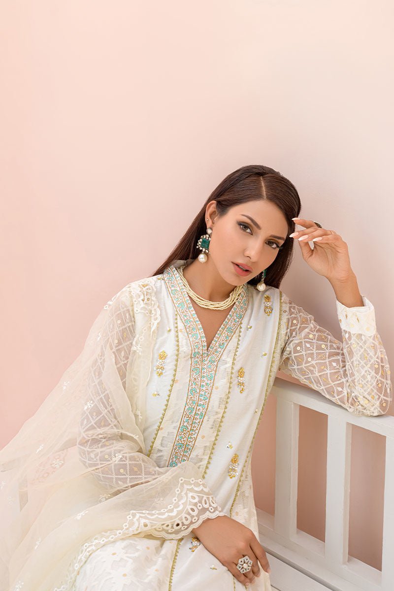 Fatima Khan | Best Sellers 24 | DOVE WHITE GOLD