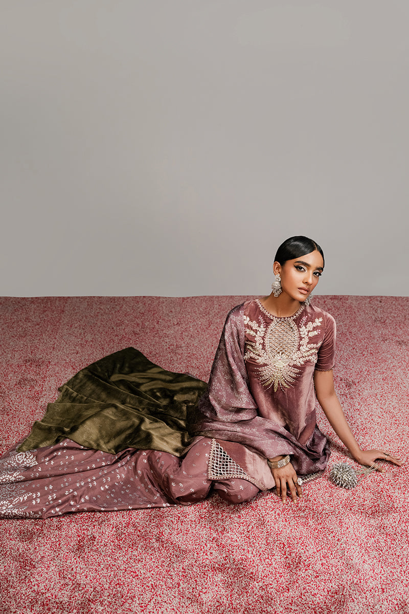 Haute Form | Rose Winter Plush | Seductress