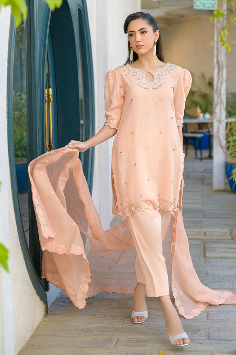 Fatima Khan | La Fleur Eid Edit | Peach Buzz