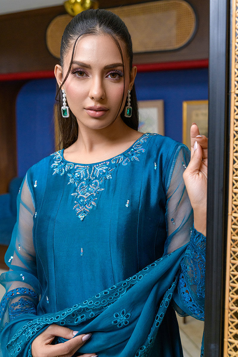 Fatima Khan | La Fleur Eid Edit | Azure Jade