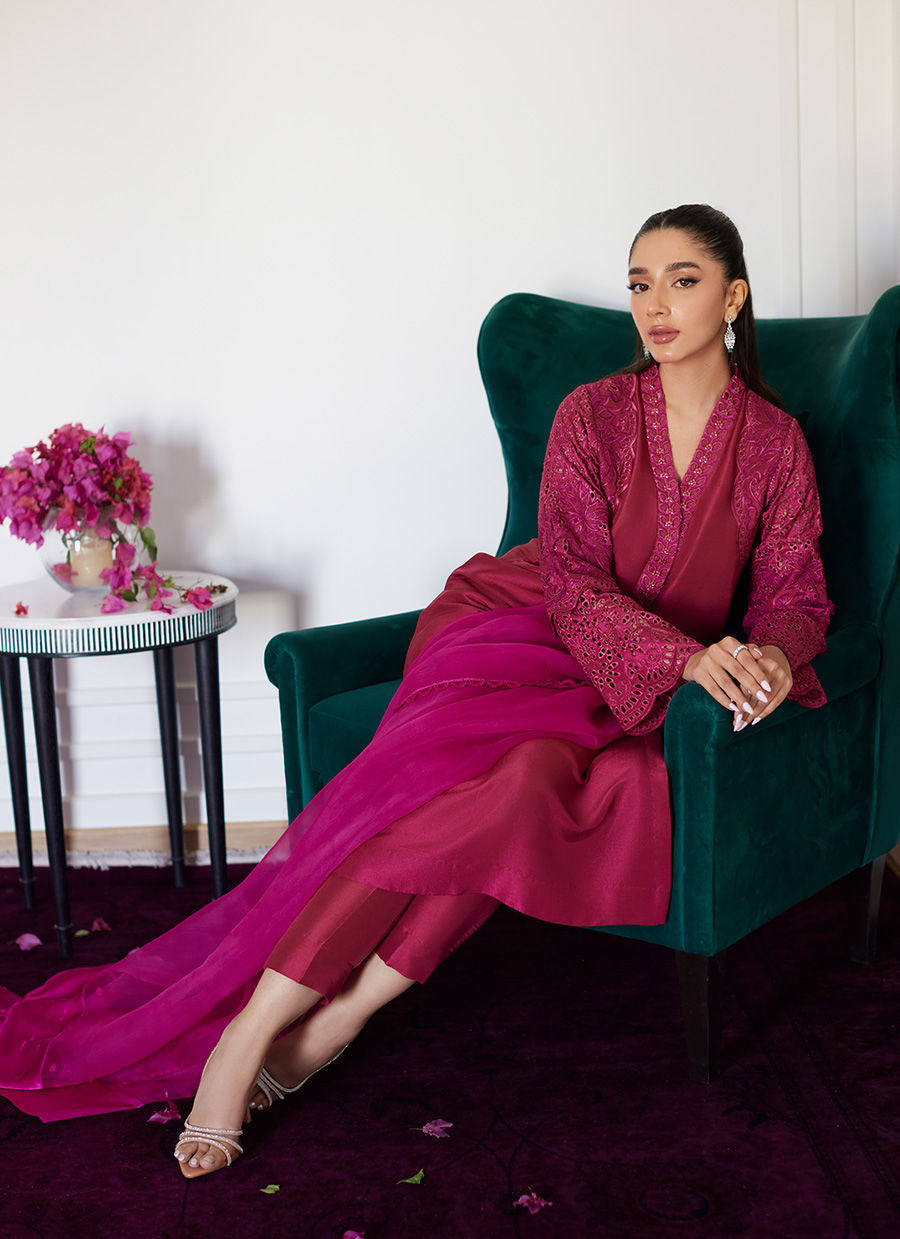 Farah Talib Aziz | Luna Eid Collection 24 | HONORINE MAGENTA