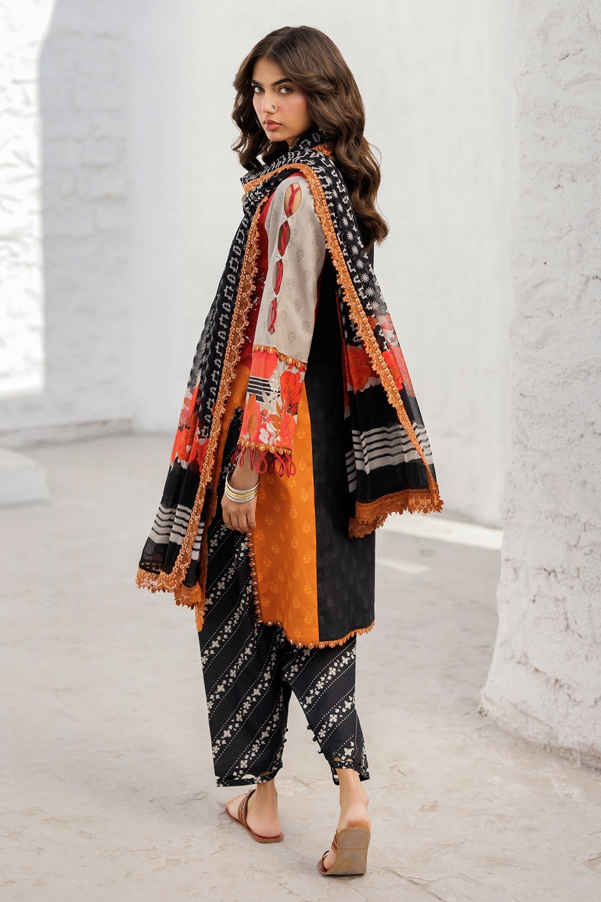 Charizma | Rangoli Lawn | CRO5-01