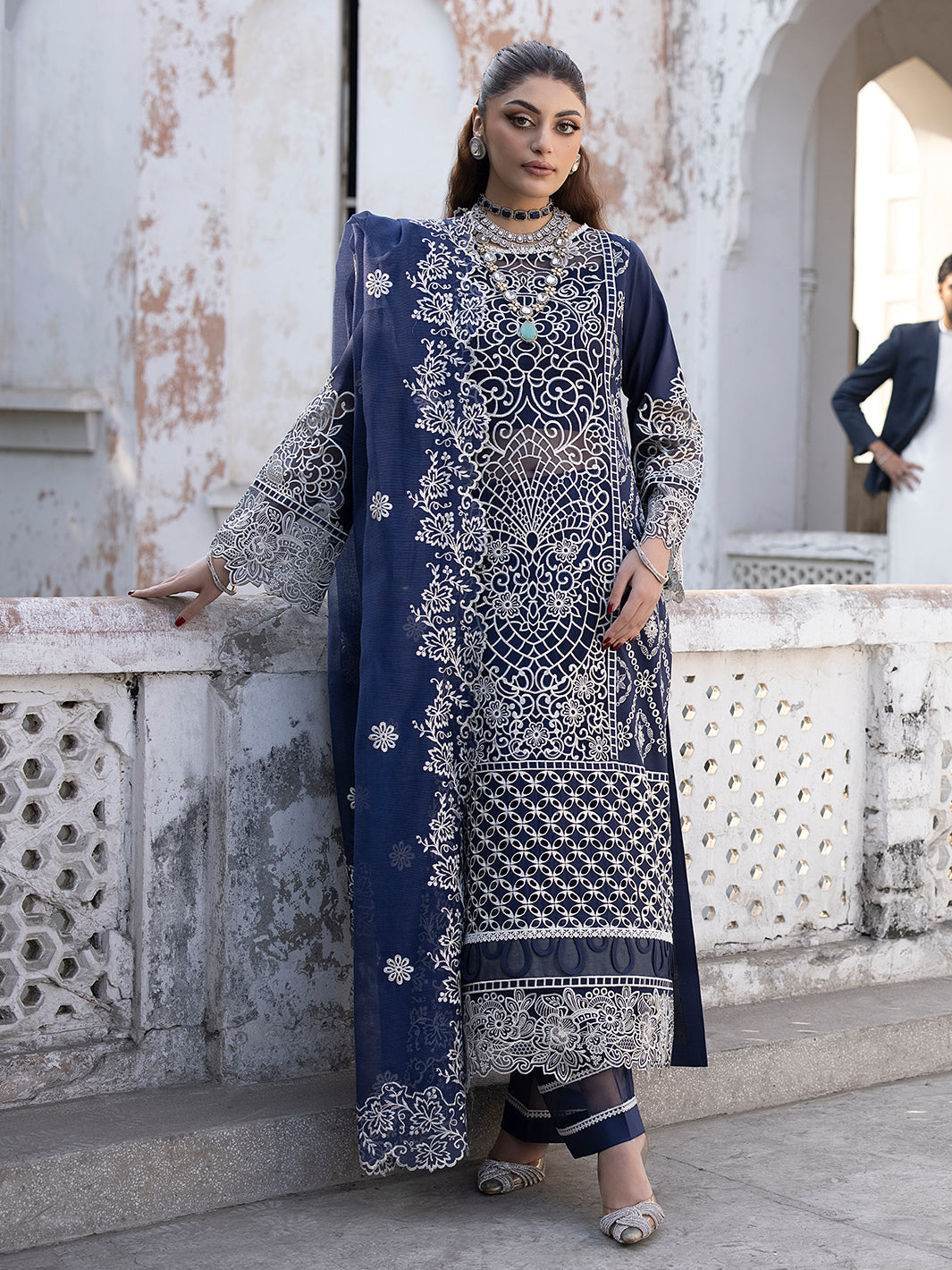 Mahnur | Mahrukh Luxury Lawn 24 | DUSK