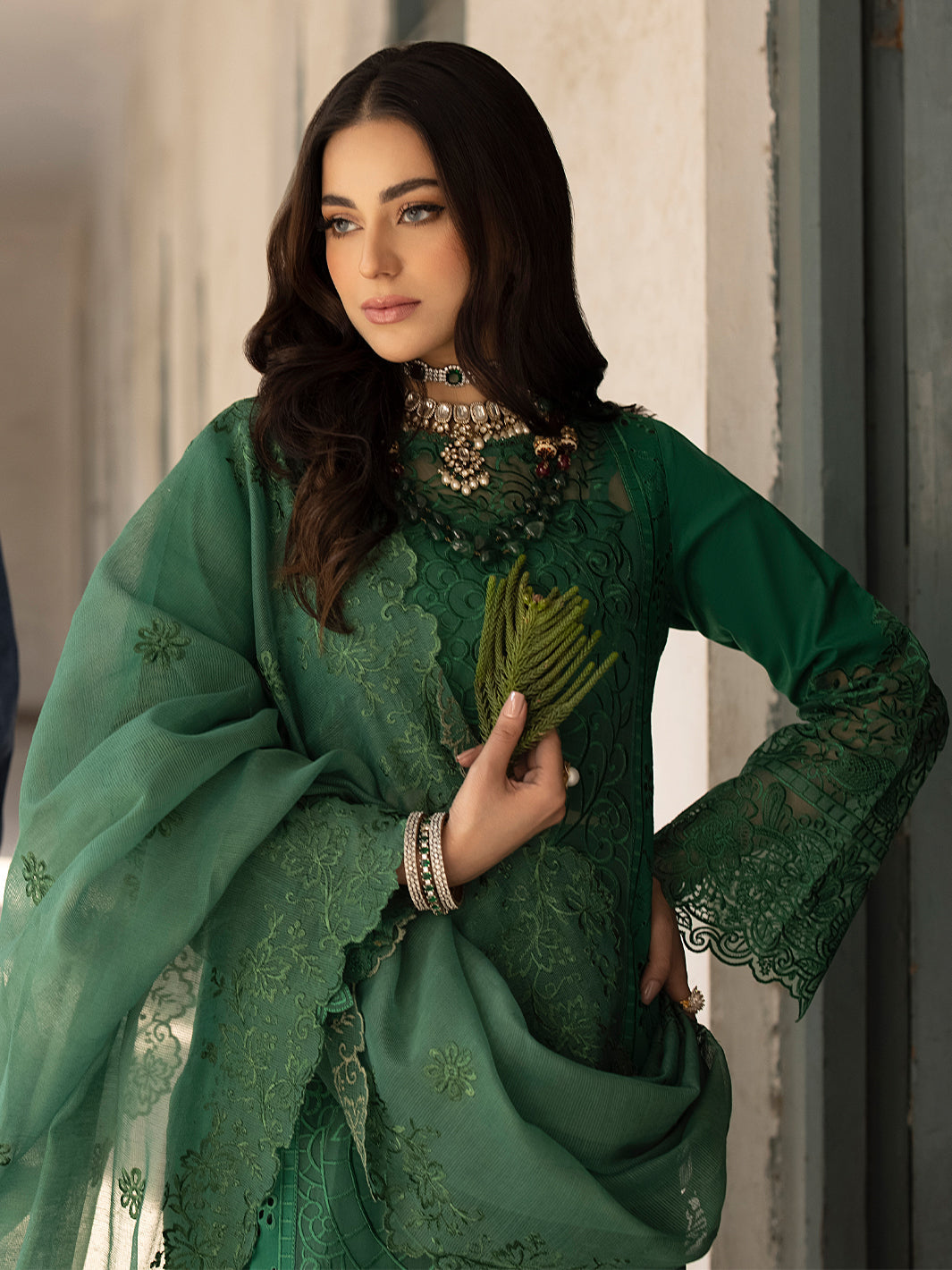 Mahnur | Mahrukh Luxury Lawn 24 | EMERALD
