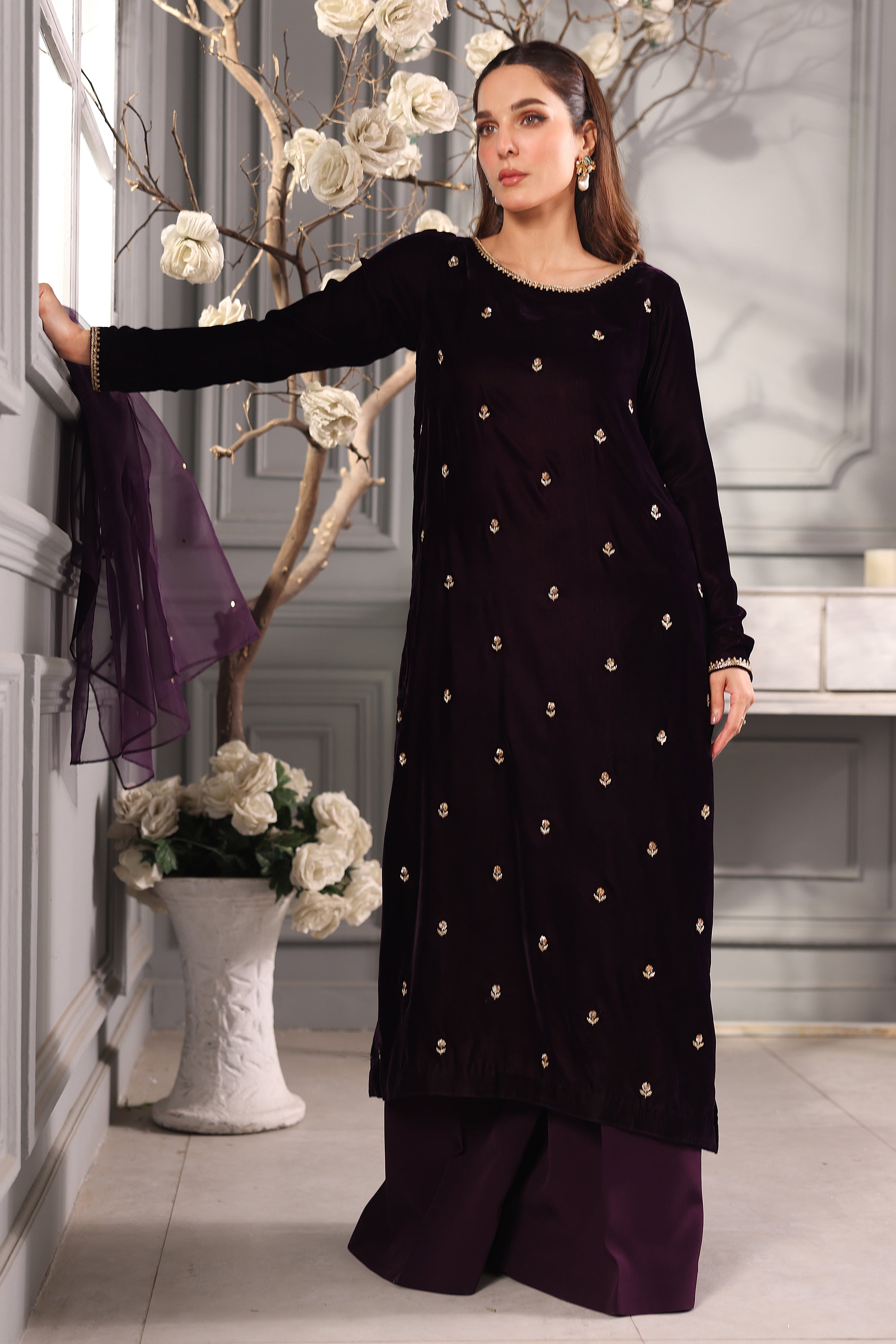 Hana | Mavi Velvets | Velvet Dreams