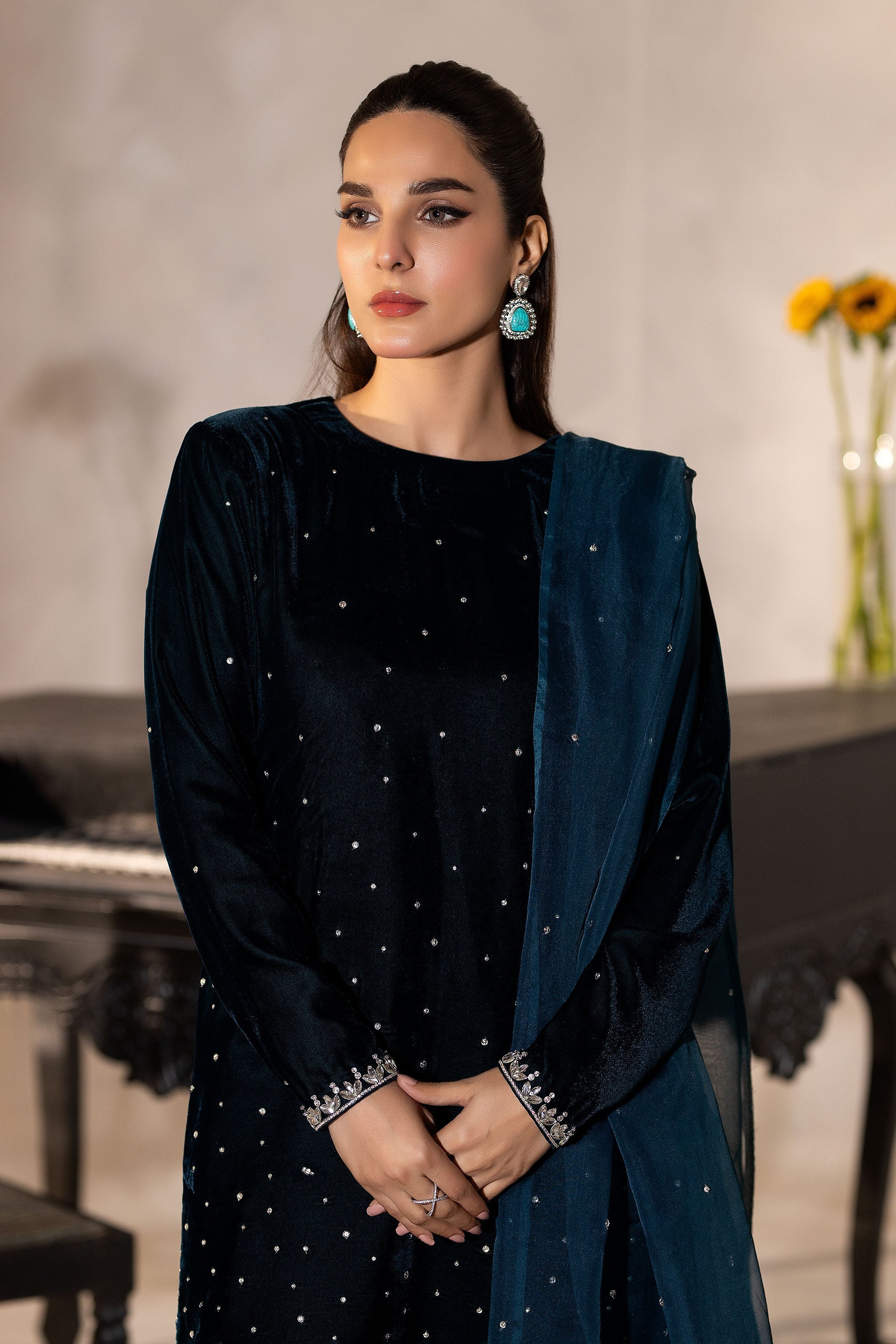 Hana | Mavi Velvets | Sable Mystique