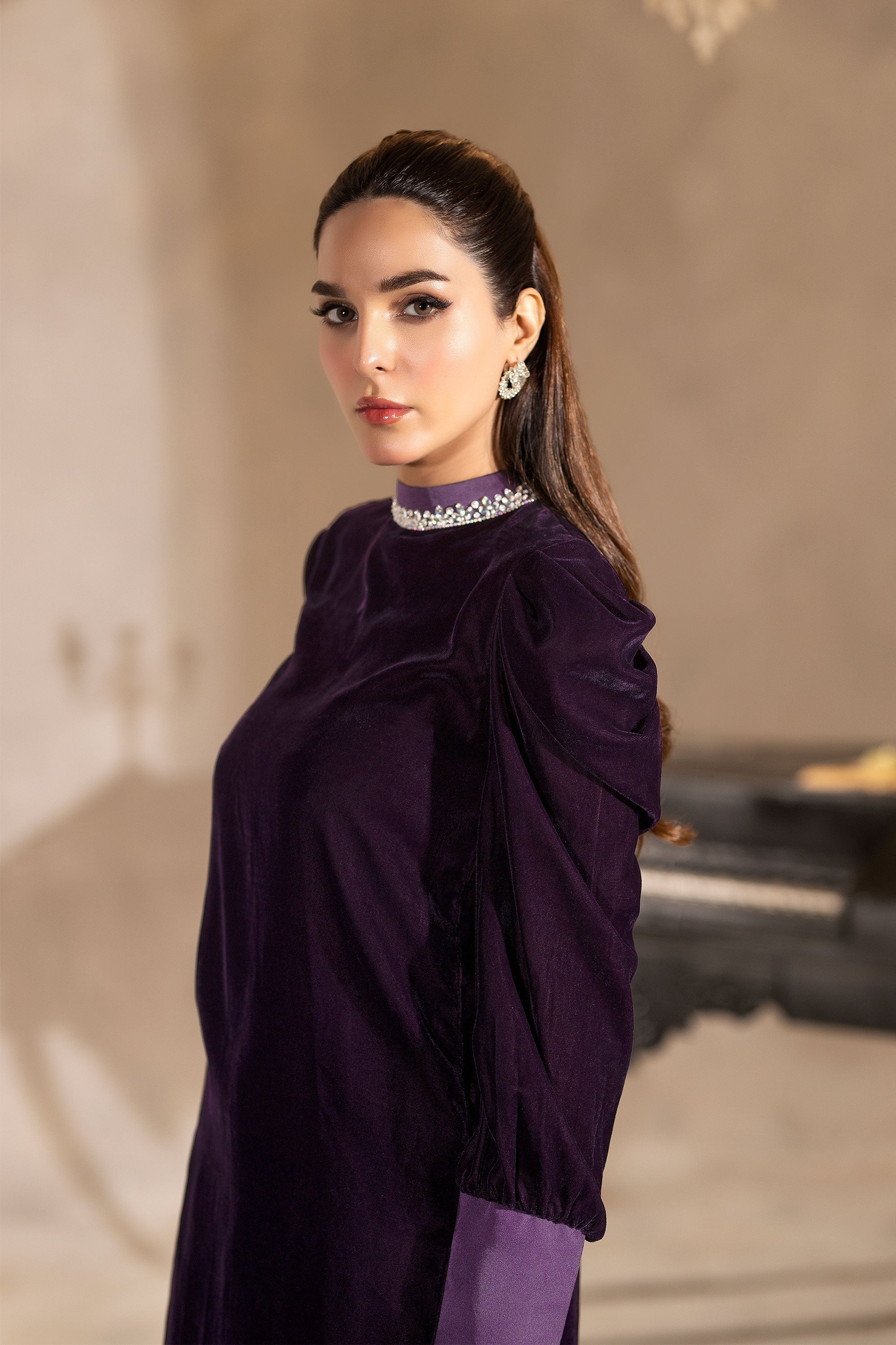 Hana | Mavi Velvets | Royal Reverie