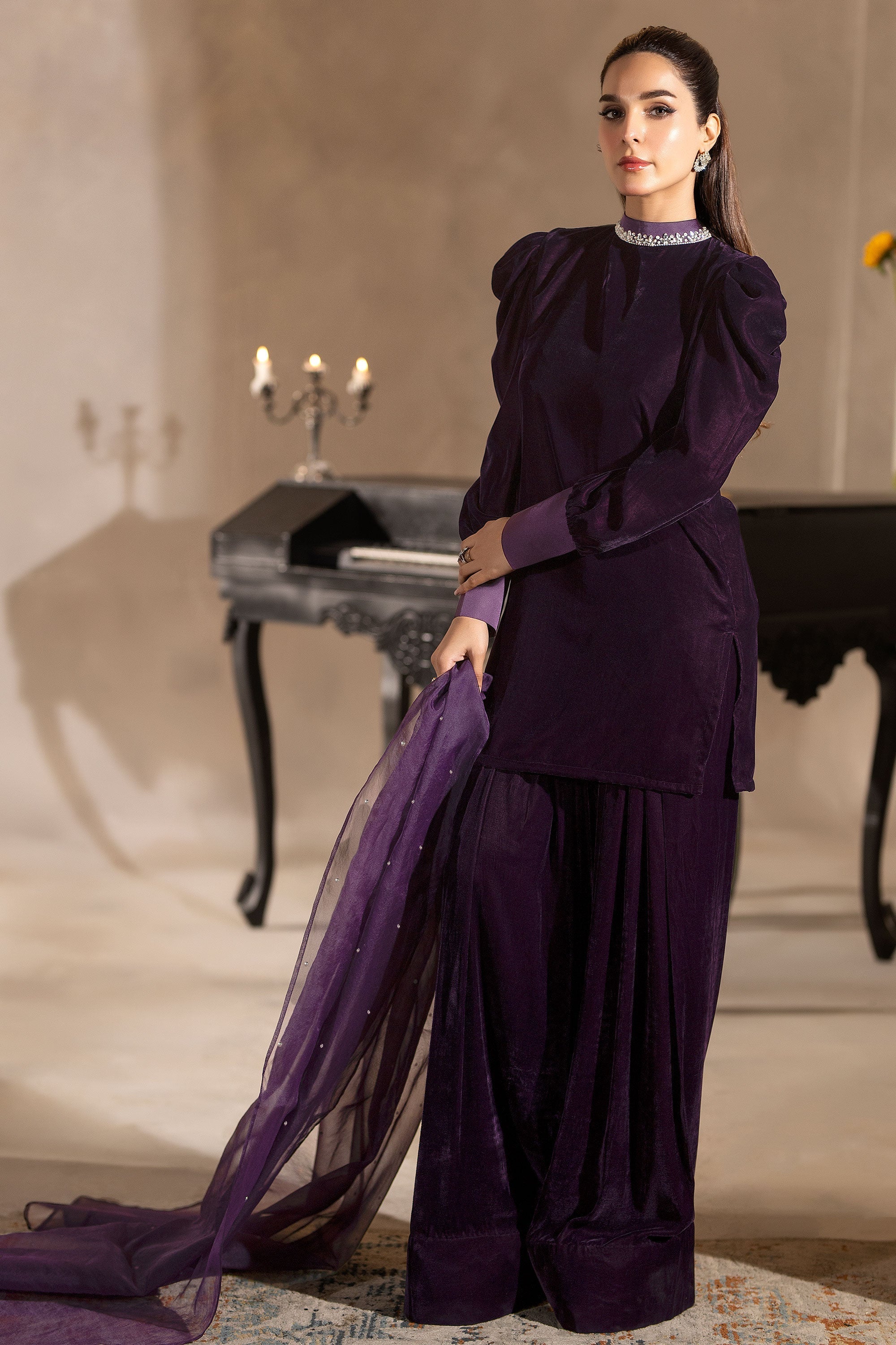 Hana | Mavi Velvets | Royal Reverie