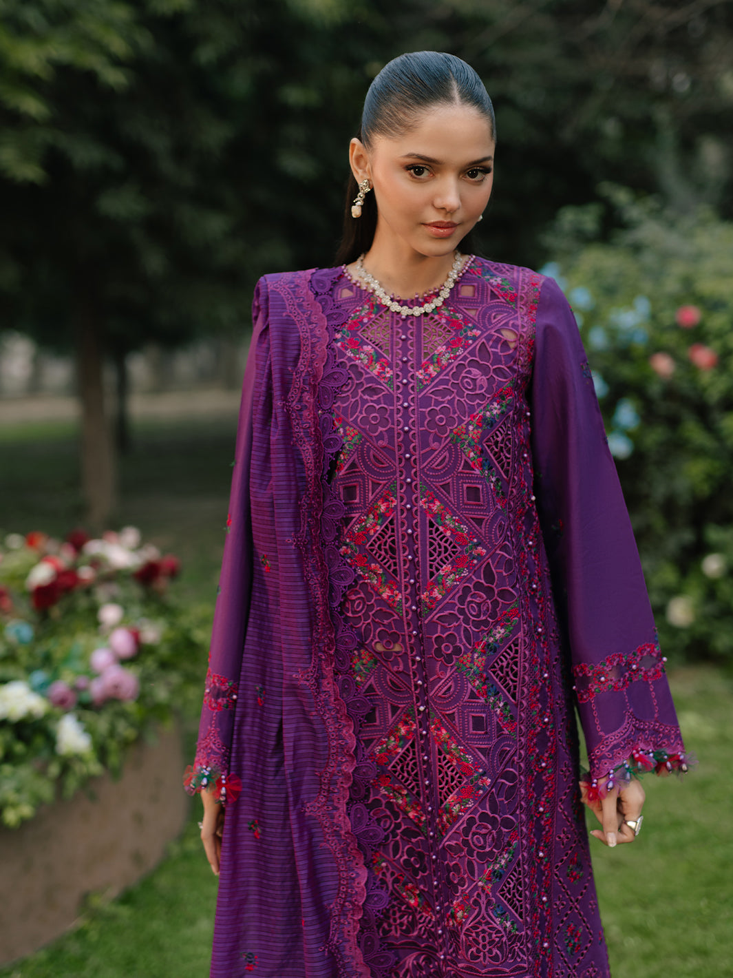 Bin Ilyas | Freesia Embroidered Lawn 25 | 105 - B