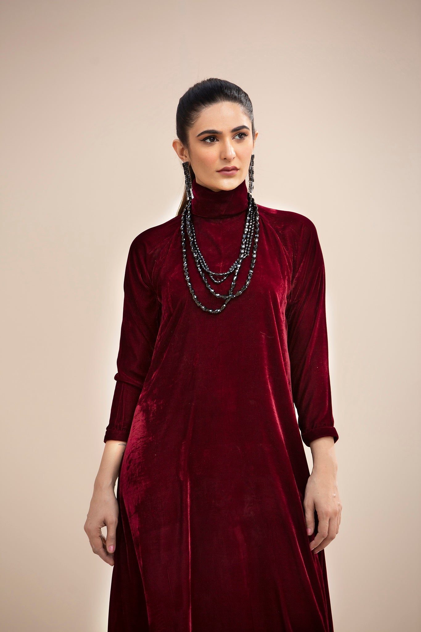 Hana | Mavi Velvets | VLT012