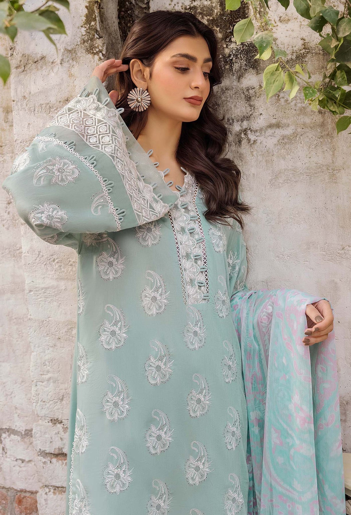 Adans Libas | Inara 25 | CHIKANKARI 4770