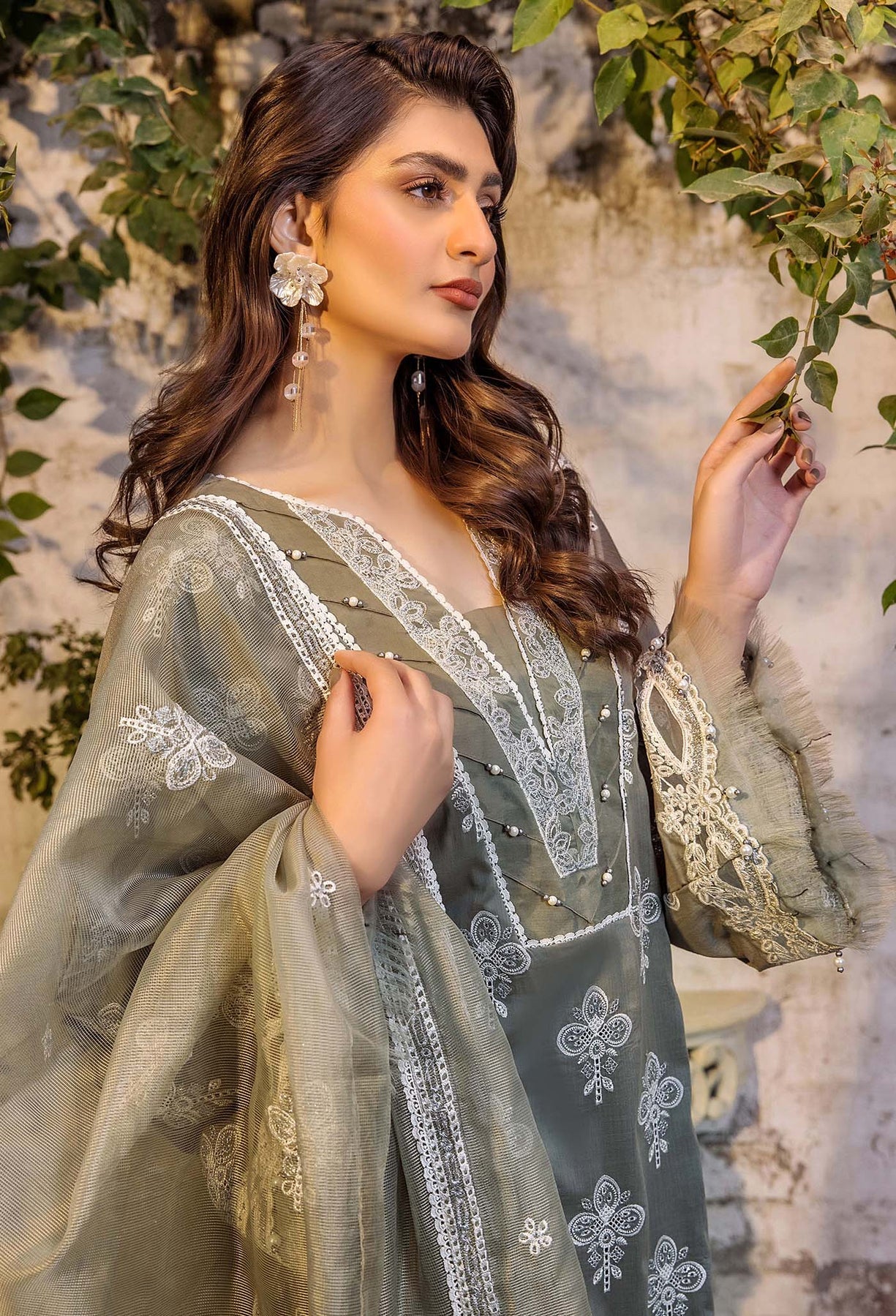 Adans Libas | Inara 25 | CHIKANKARI 4772