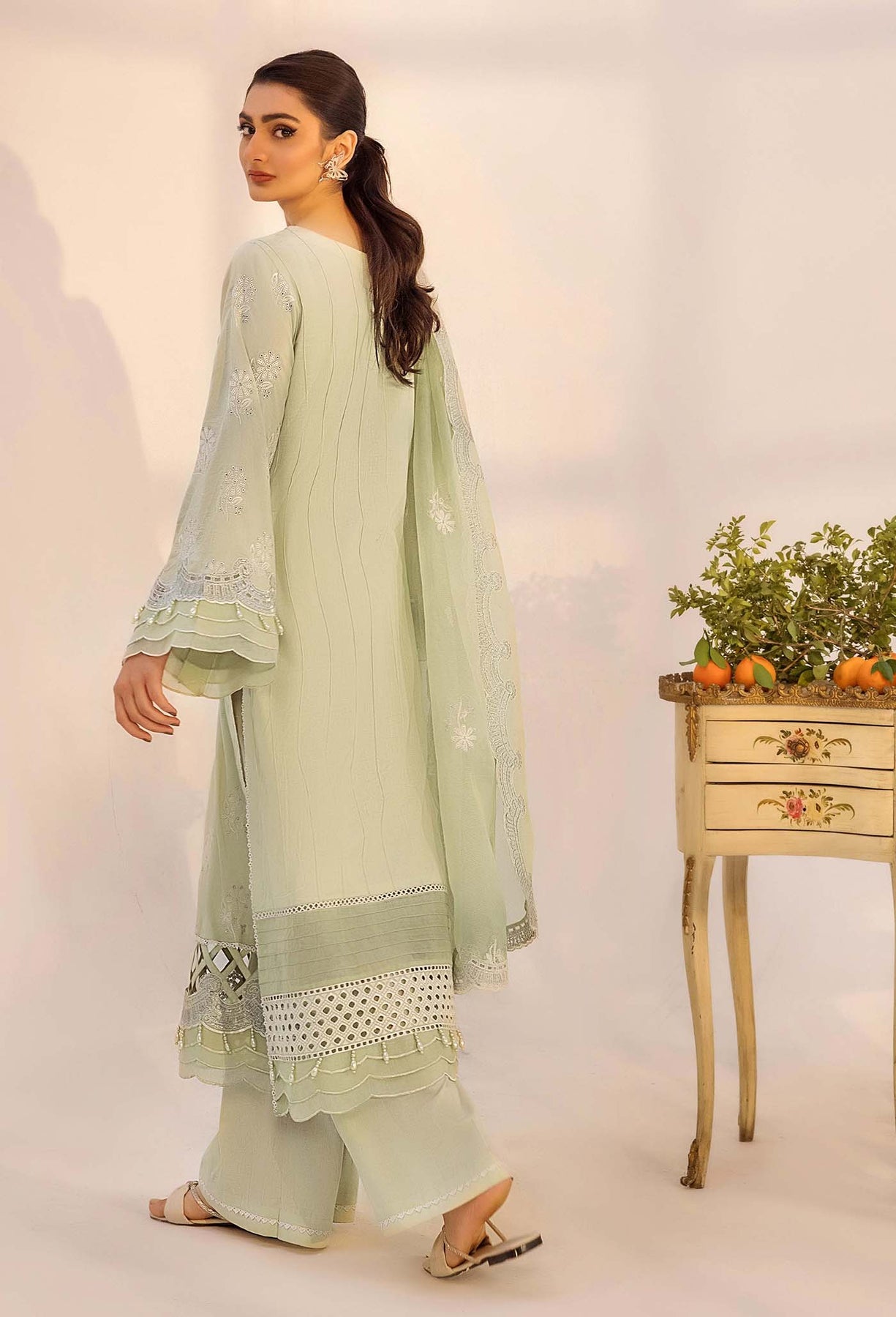 Adans Libas | Inara 25 | CHIKANKARI 4775