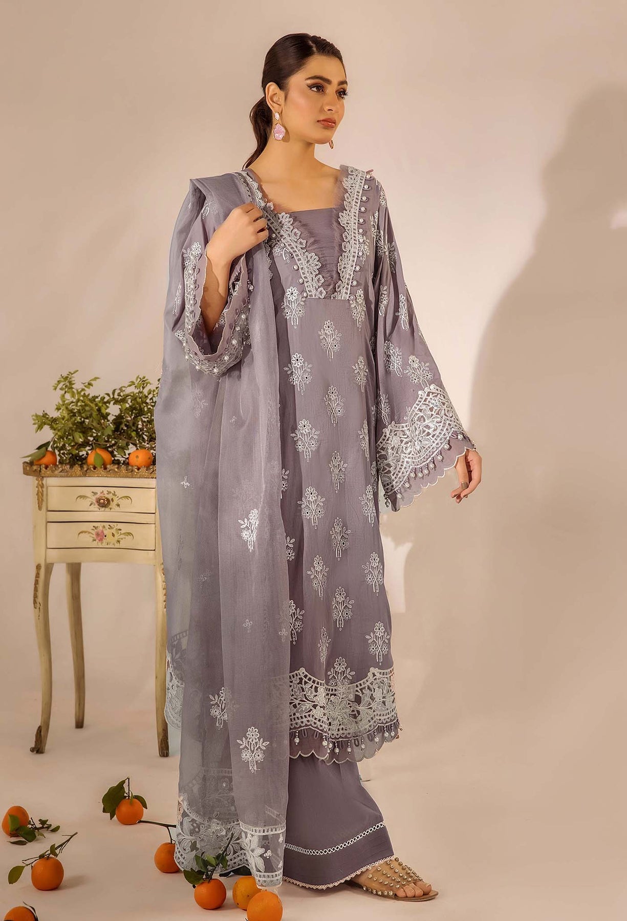 Adans Libas | Inara 25 | CHIKANKARI 4777