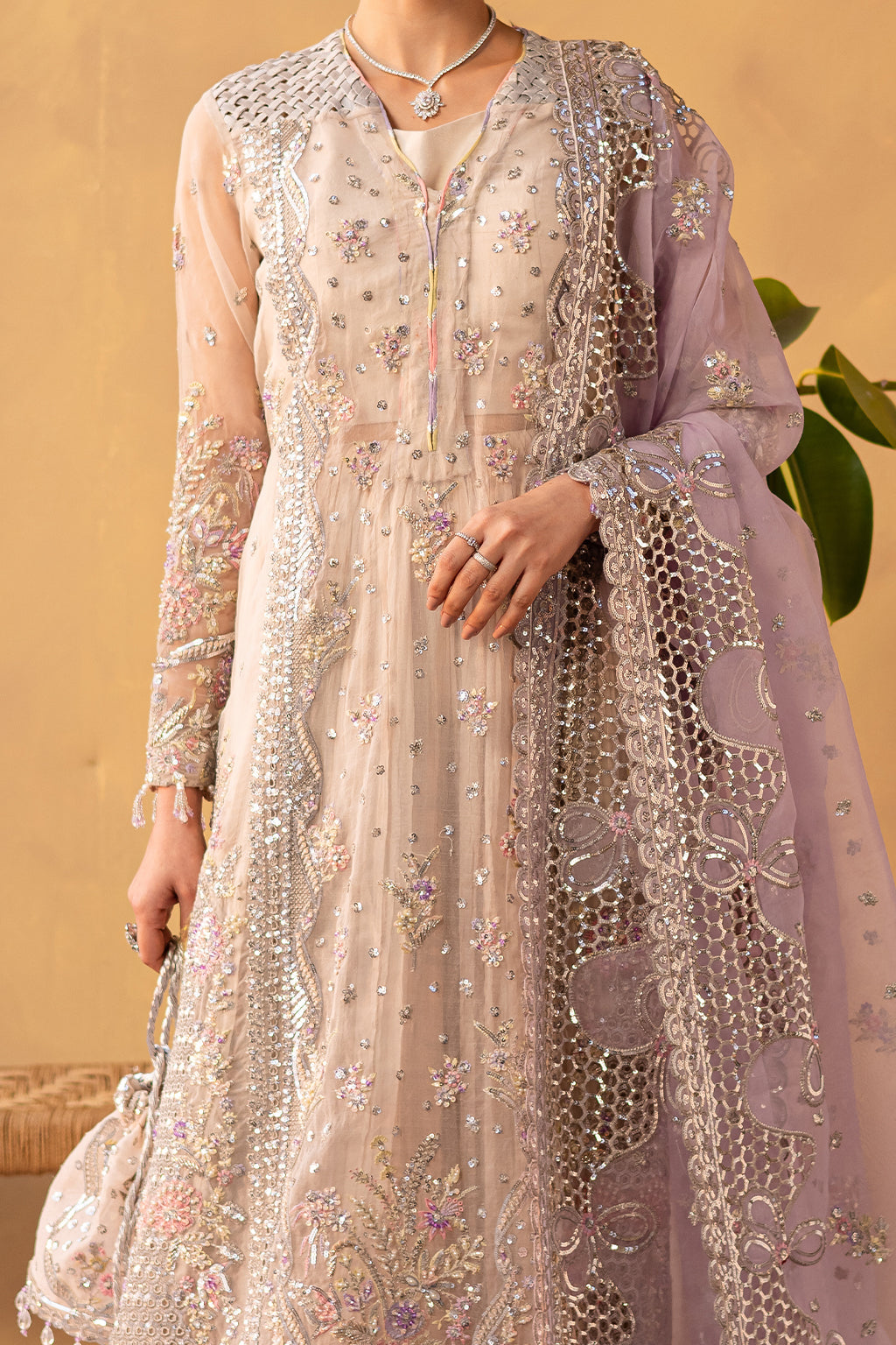 Emaan Adeel I Regalia Luxury Formals I LUNARA