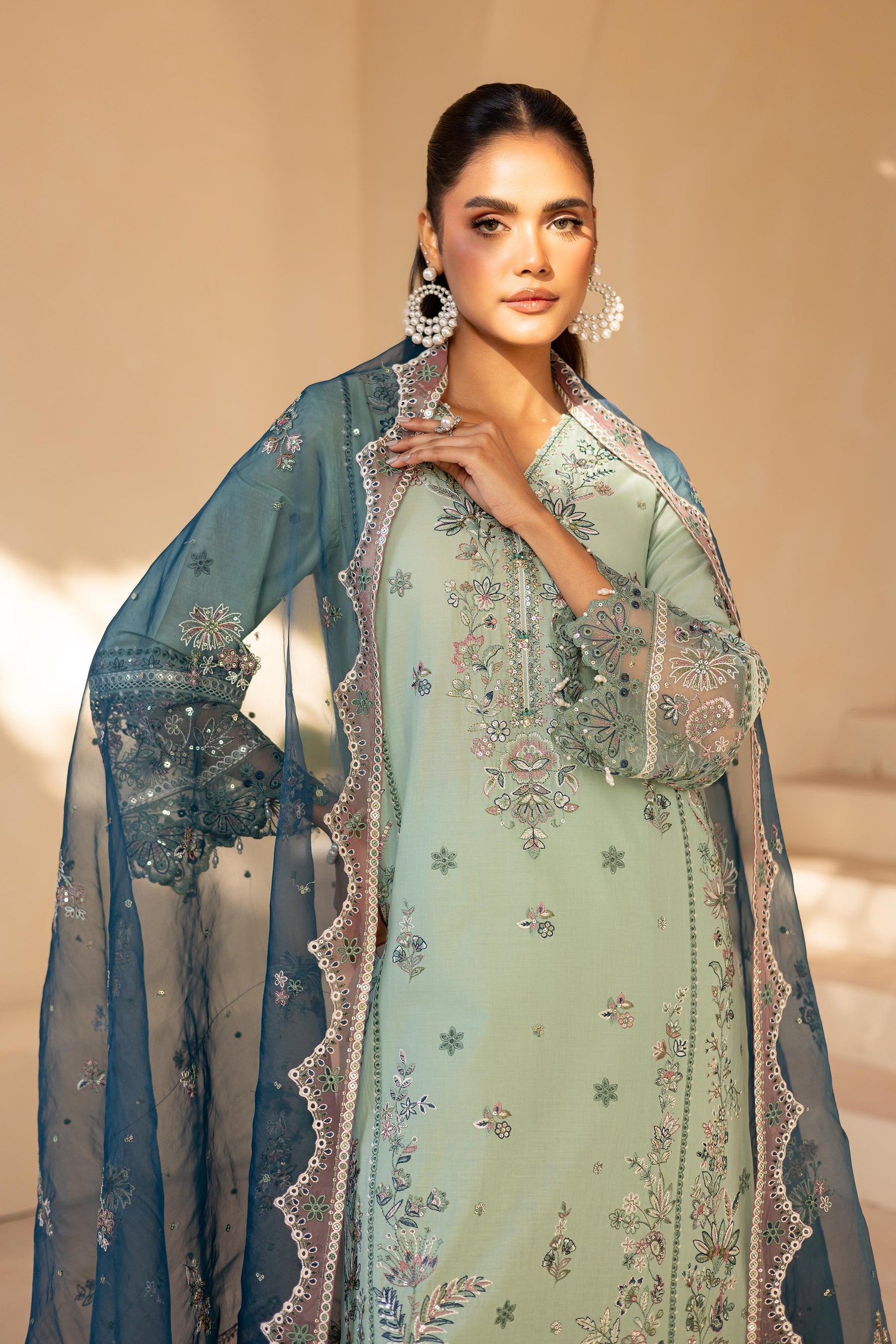 Batik | Cyra Luxury Solids | Asterin