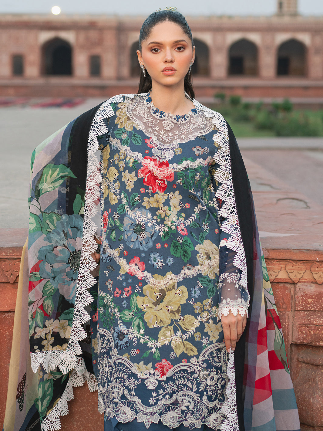 Bin Ilyas | Naqsh Naaz Luxury Lawn 25 | 2081 - B