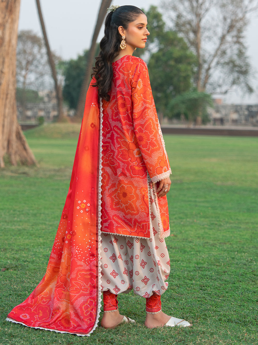 Bin Ilyas | Naqsh Naaz Luxury Lawn 25 | 2084 - A