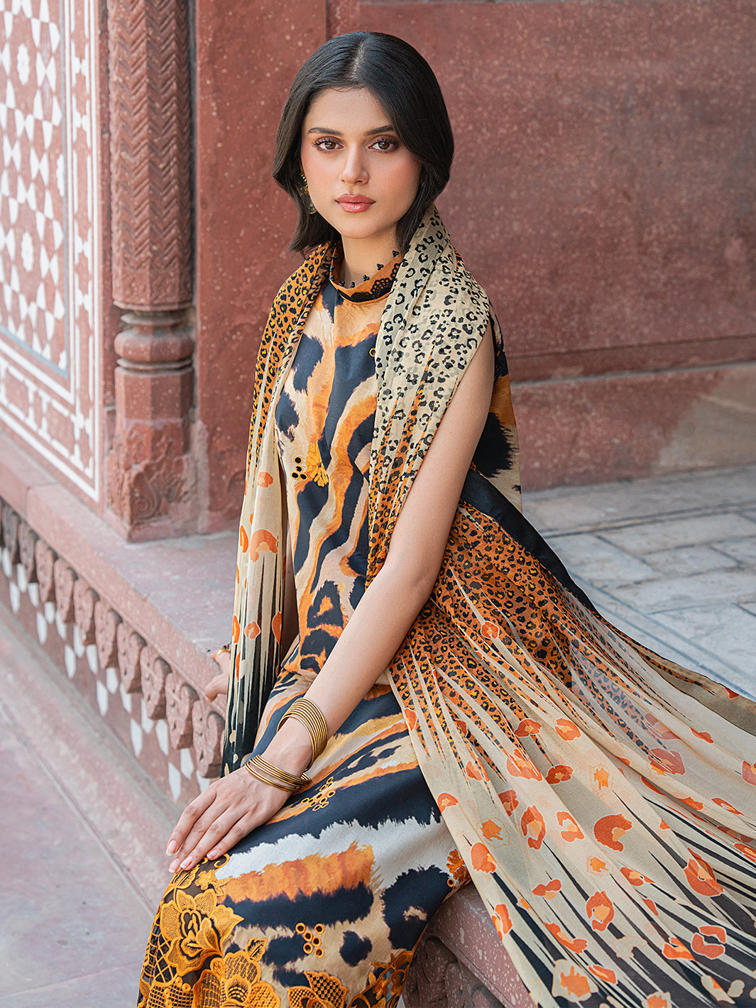 Bin Ilyas | Naqsh Naaz Luxury Lawn 25 | 2086 - B