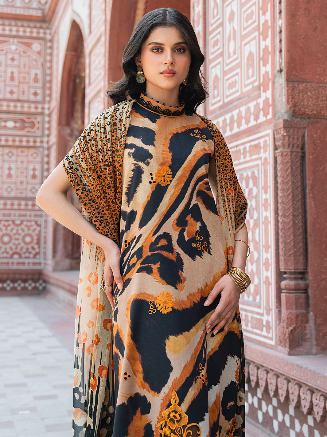 Bin Ilyas | Naqsh Naaz Luxury Lawn 25 | 2086 - B