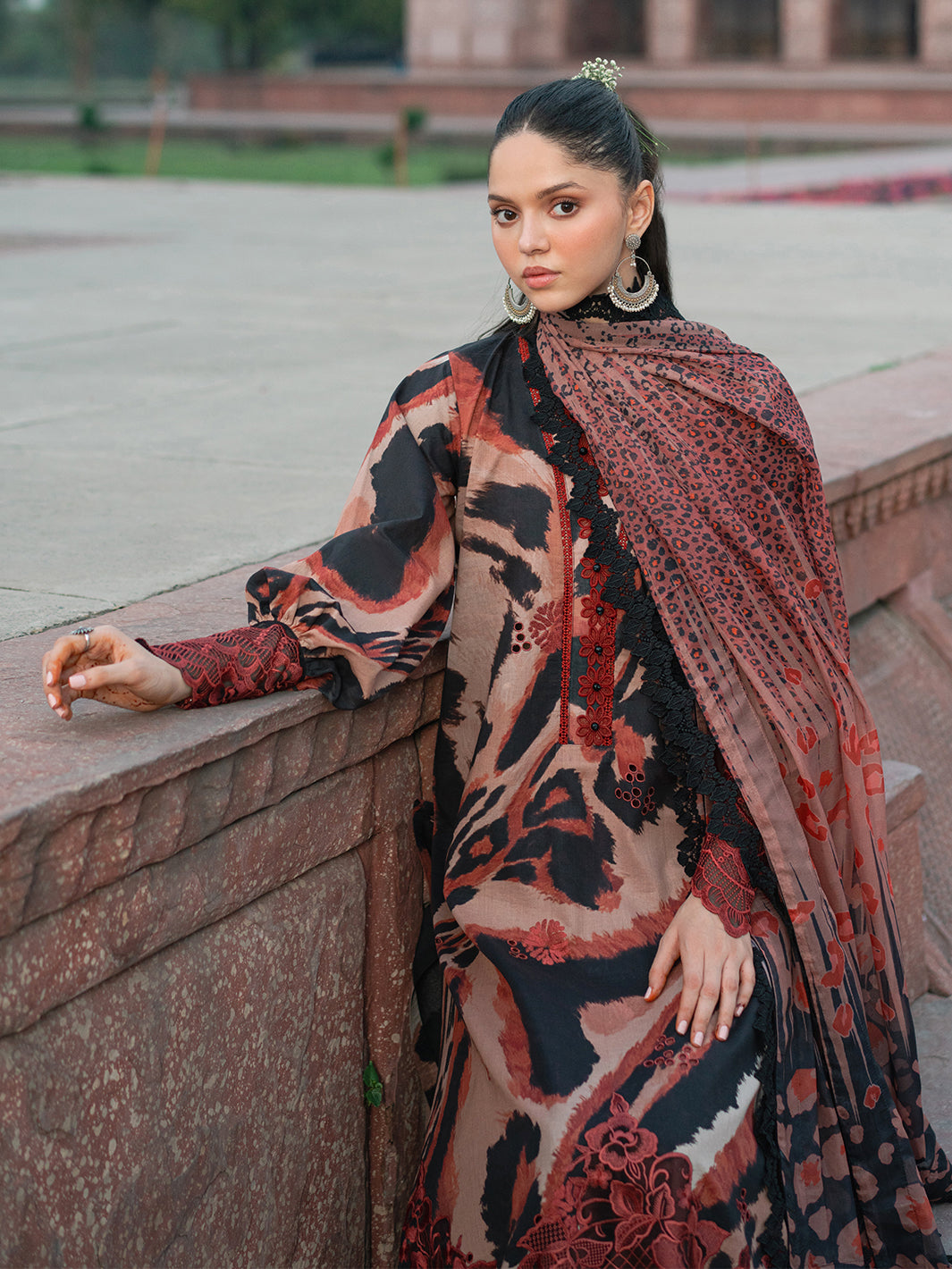 Bin Ilyas | Naqsh Naaz Luxury Lawn 25 | 2086 - C