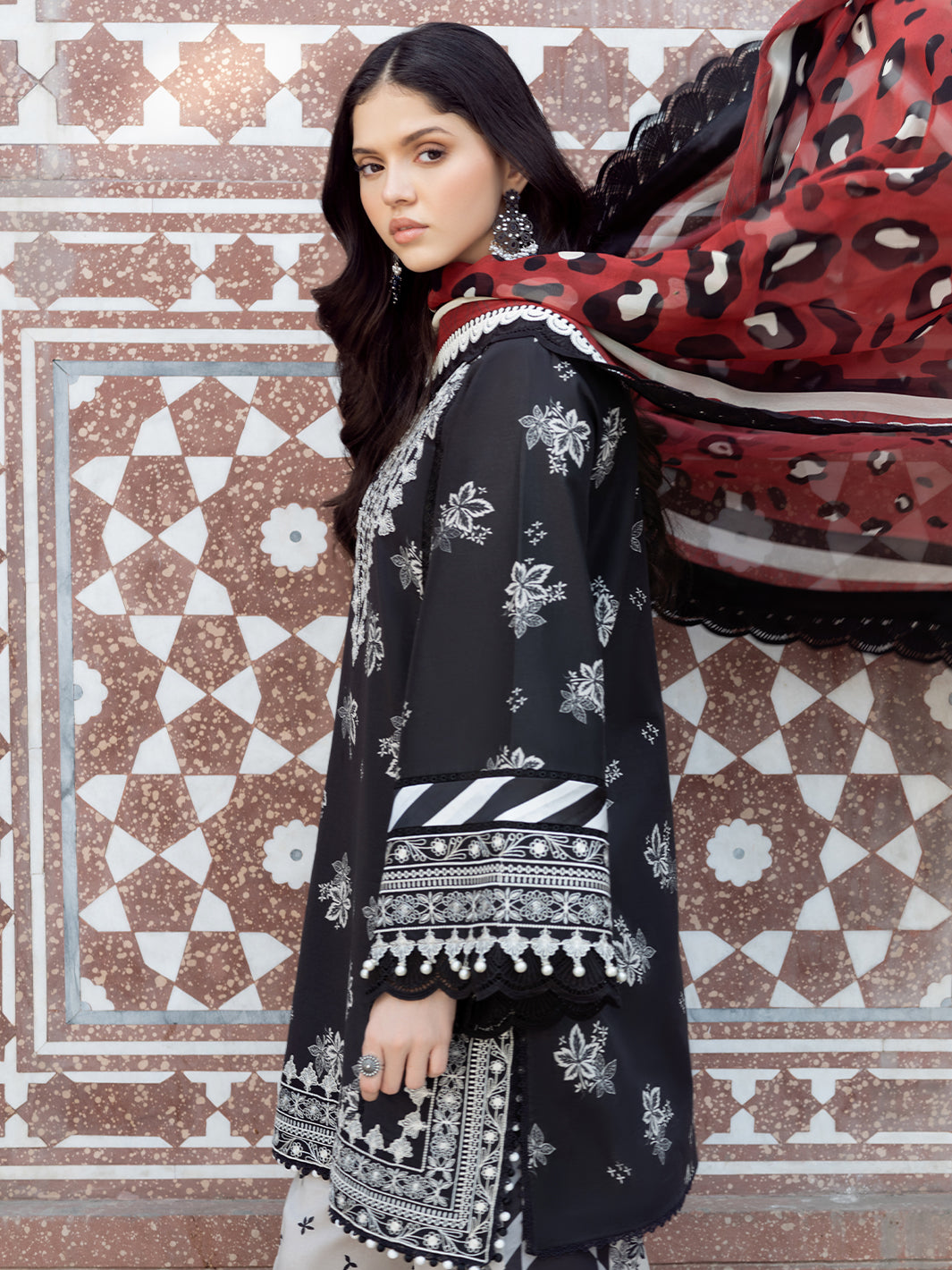 Bin Ilyas | Naqsh Naaz Luxury Lawn 25 | 2088 - A