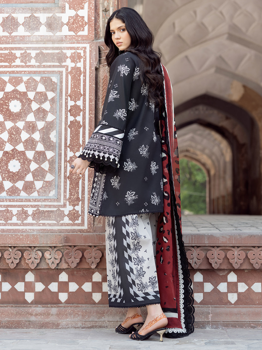 Bin Ilyas | Naqsh Naaz Luxury Lawn 25 | 2088 - A