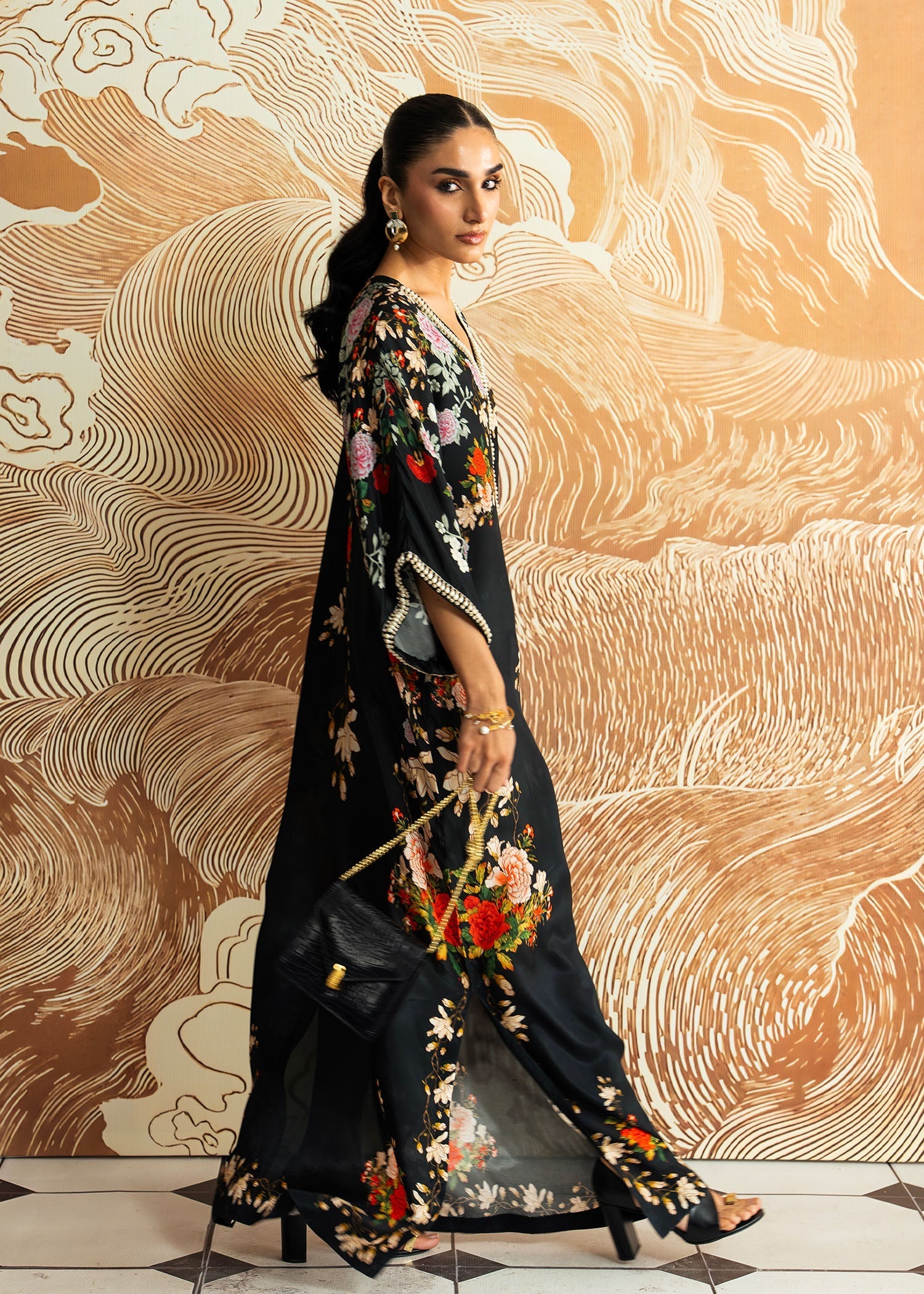 Mahgul | Whispers of Silk | Onyx Garden