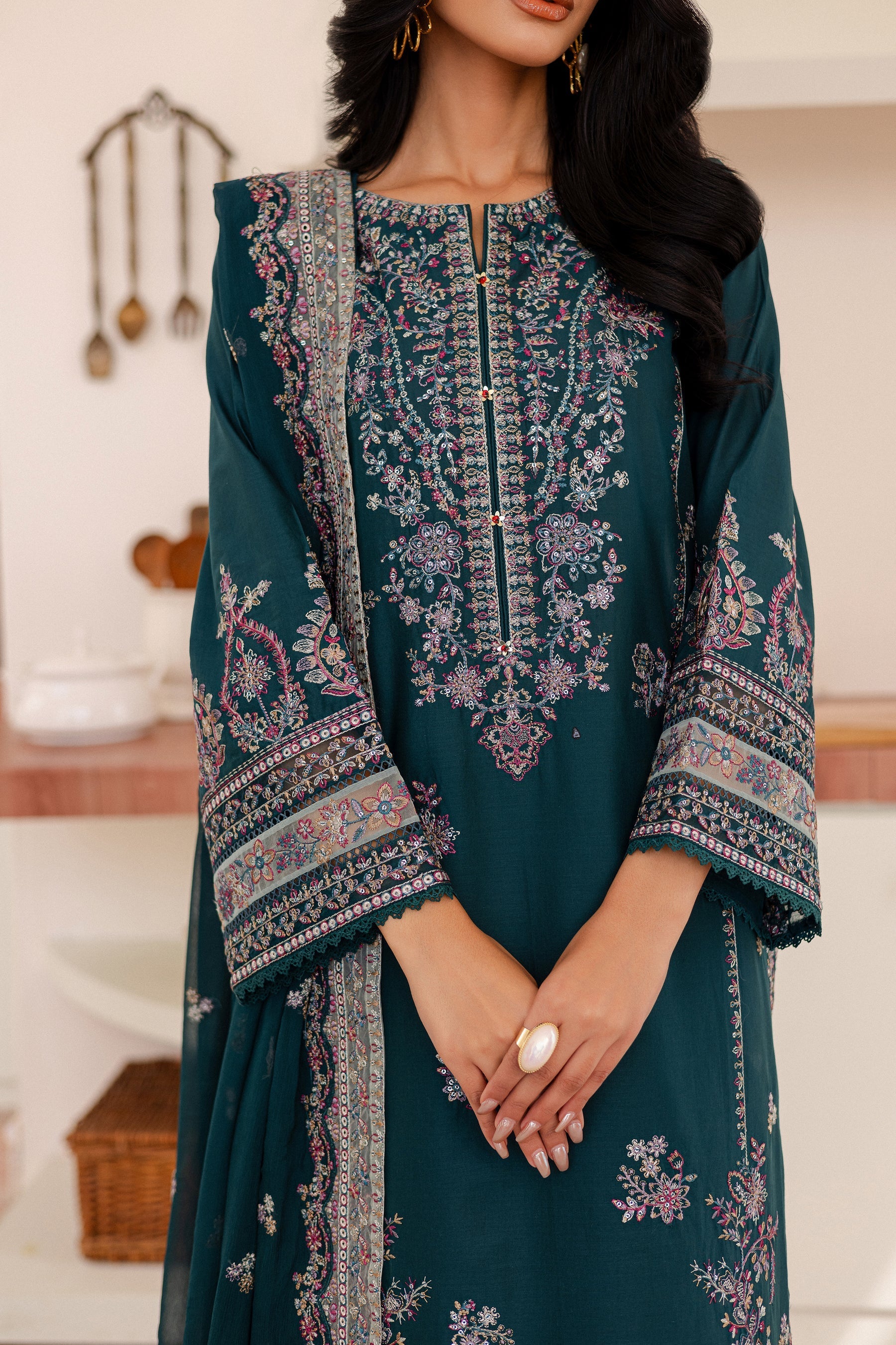 Batik | Kai Formals | Leal