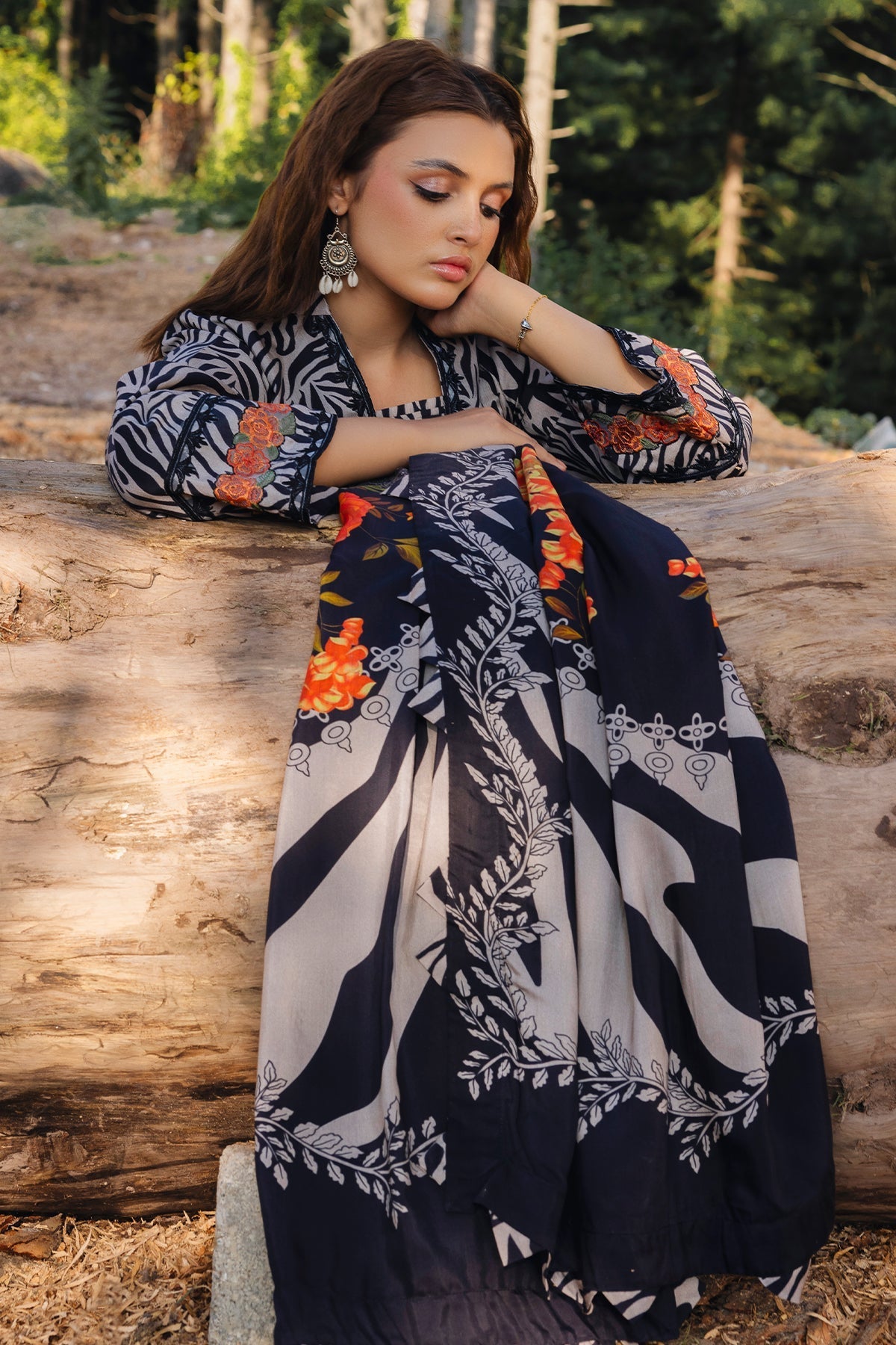 Charizma | Aniiq Embroidered Collection | STAPLE SHAWL ANW4-03