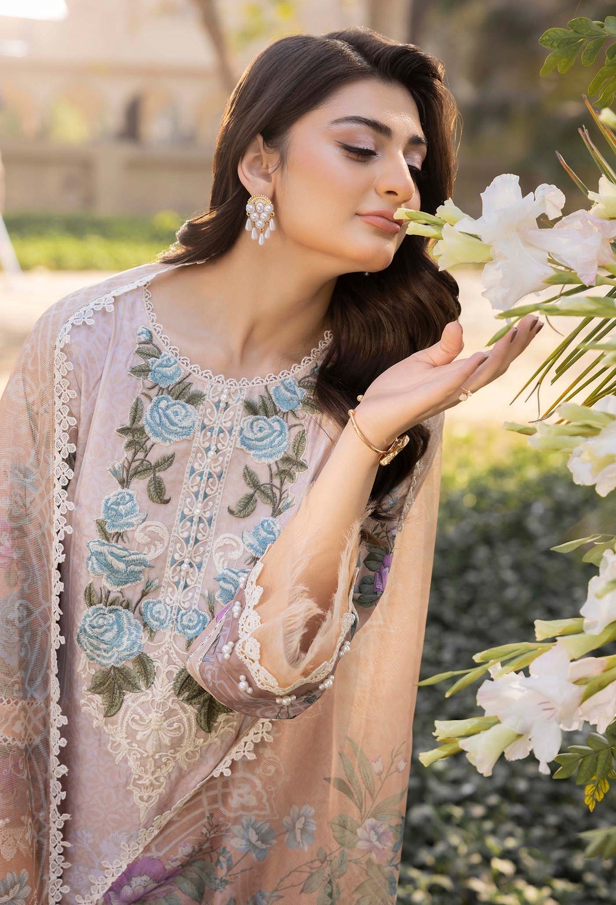 Adans Libas | Morzine Lawn 25 | MORZINE 07002