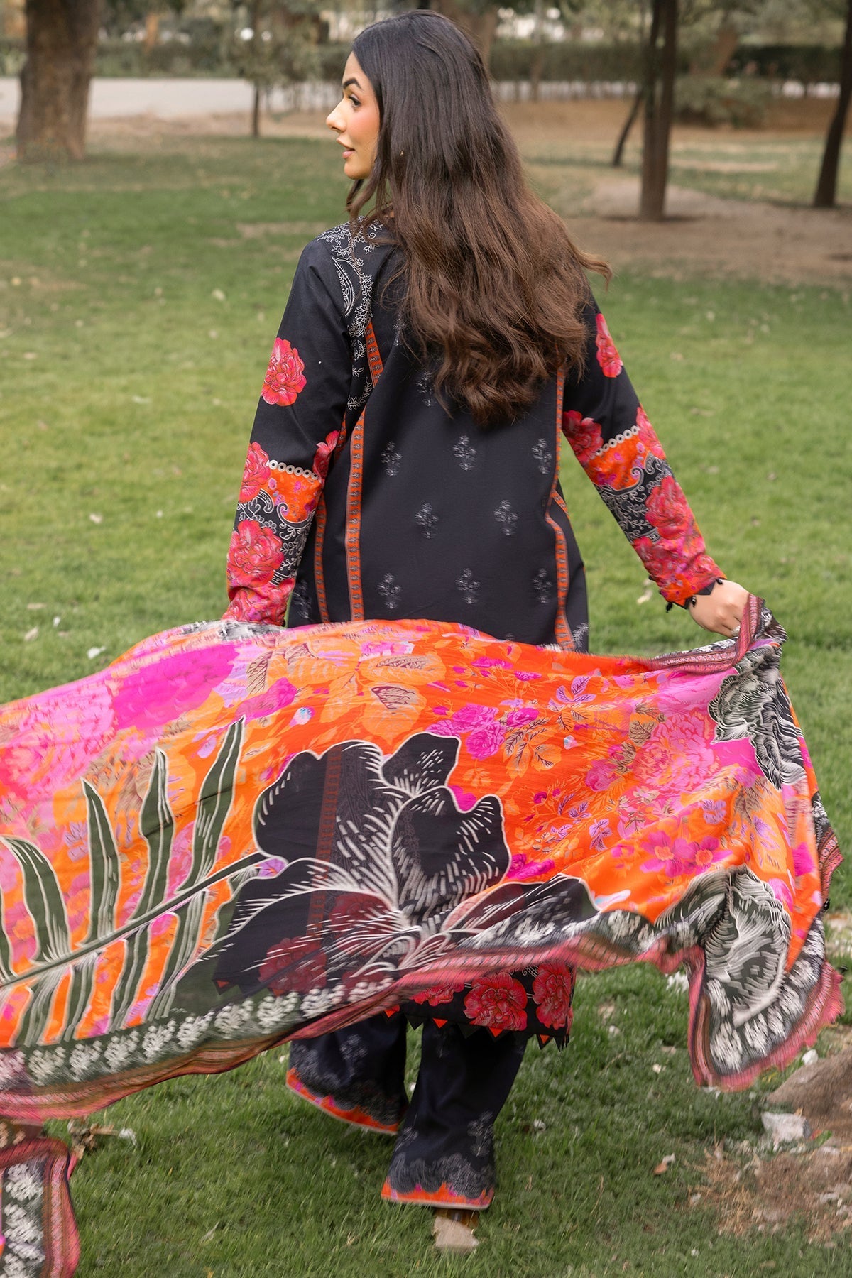 Charizma | C prints Lawn | CP5-18