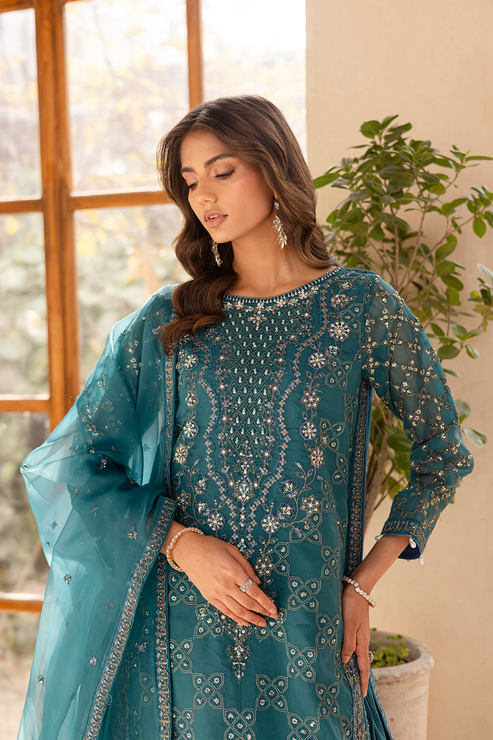 Emaan Adeel | Noore Festive Formals | MEHRIN