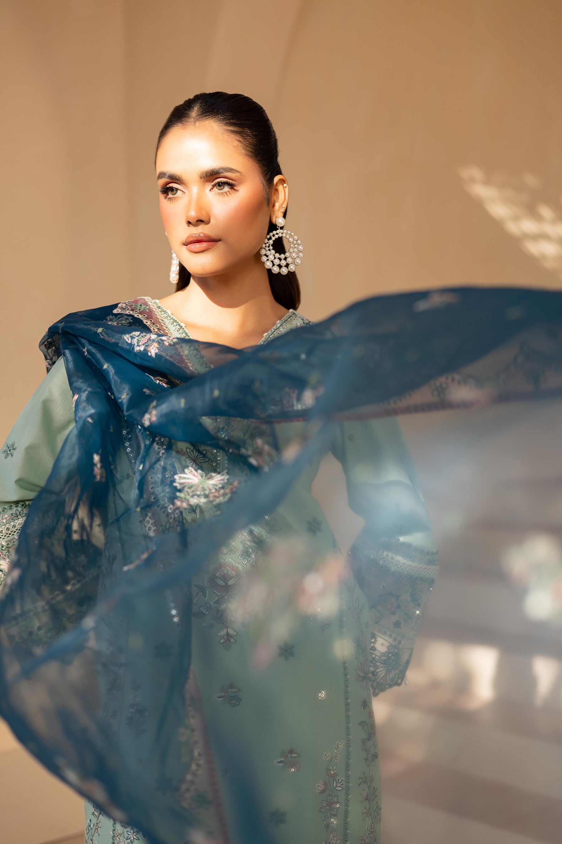 Batik | Cyra Luxury Solids | Asterin