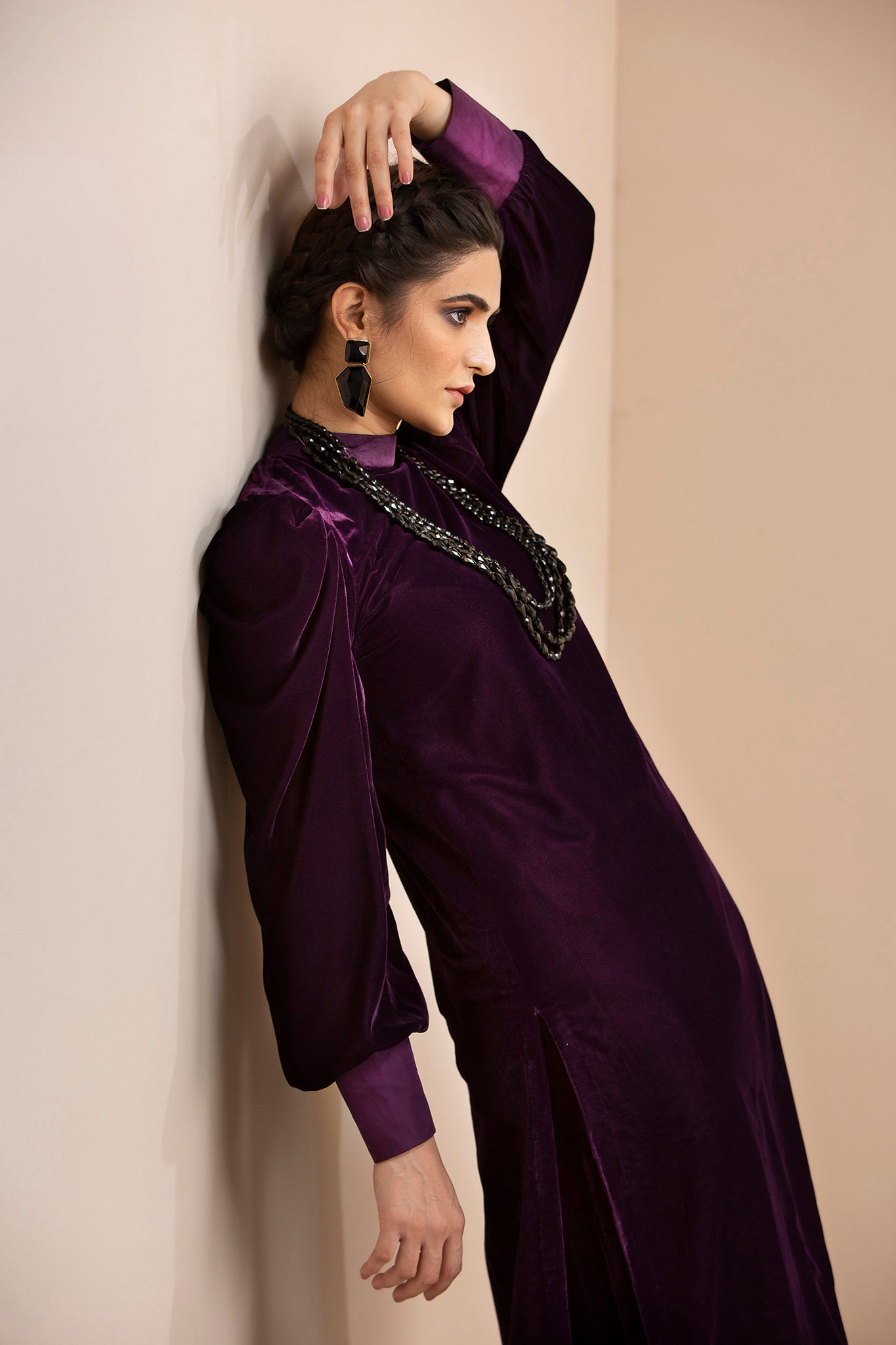 Hana | Mavi Velvets | VLT009