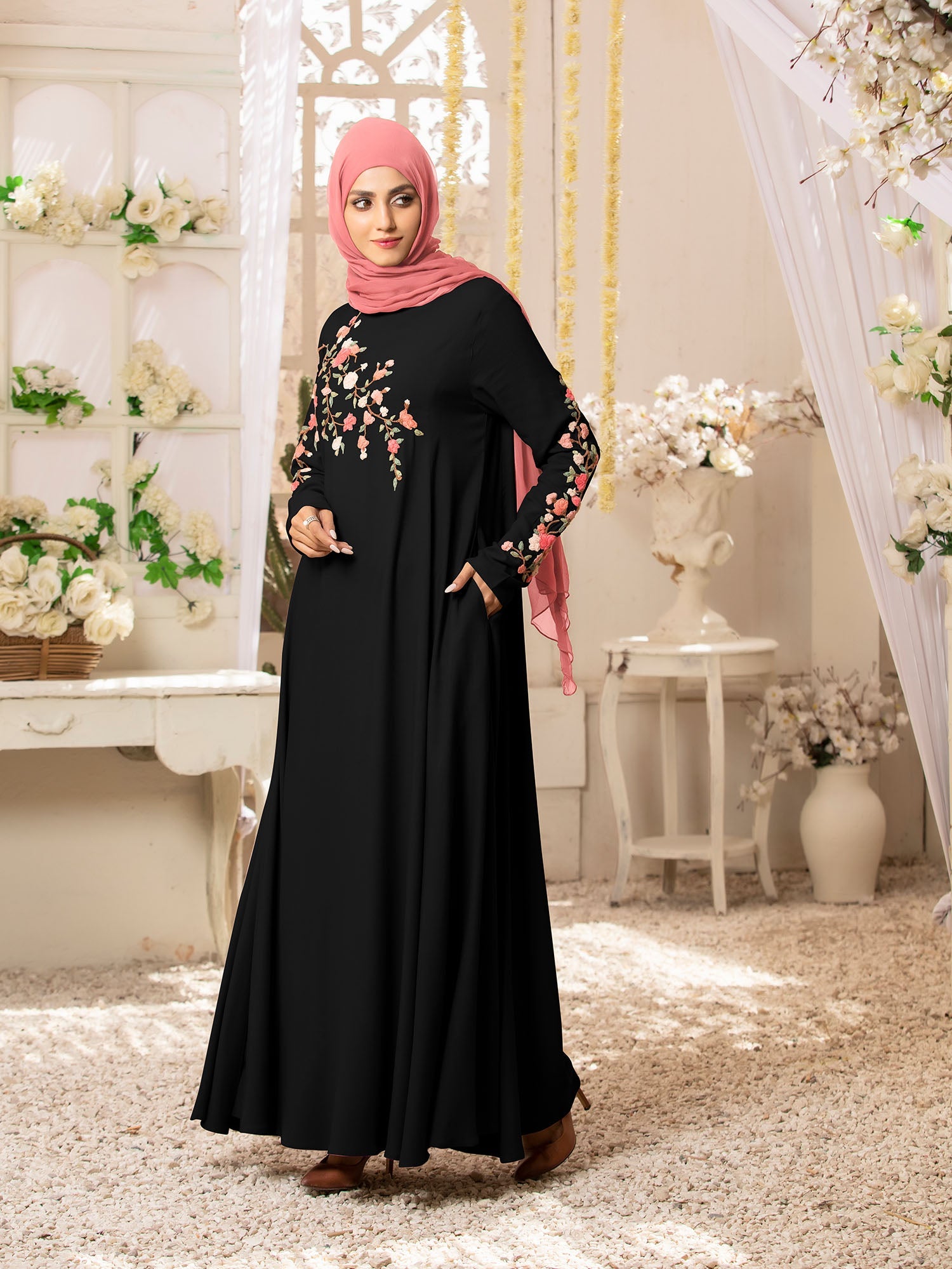 Floral Cocktail Black Abaya
