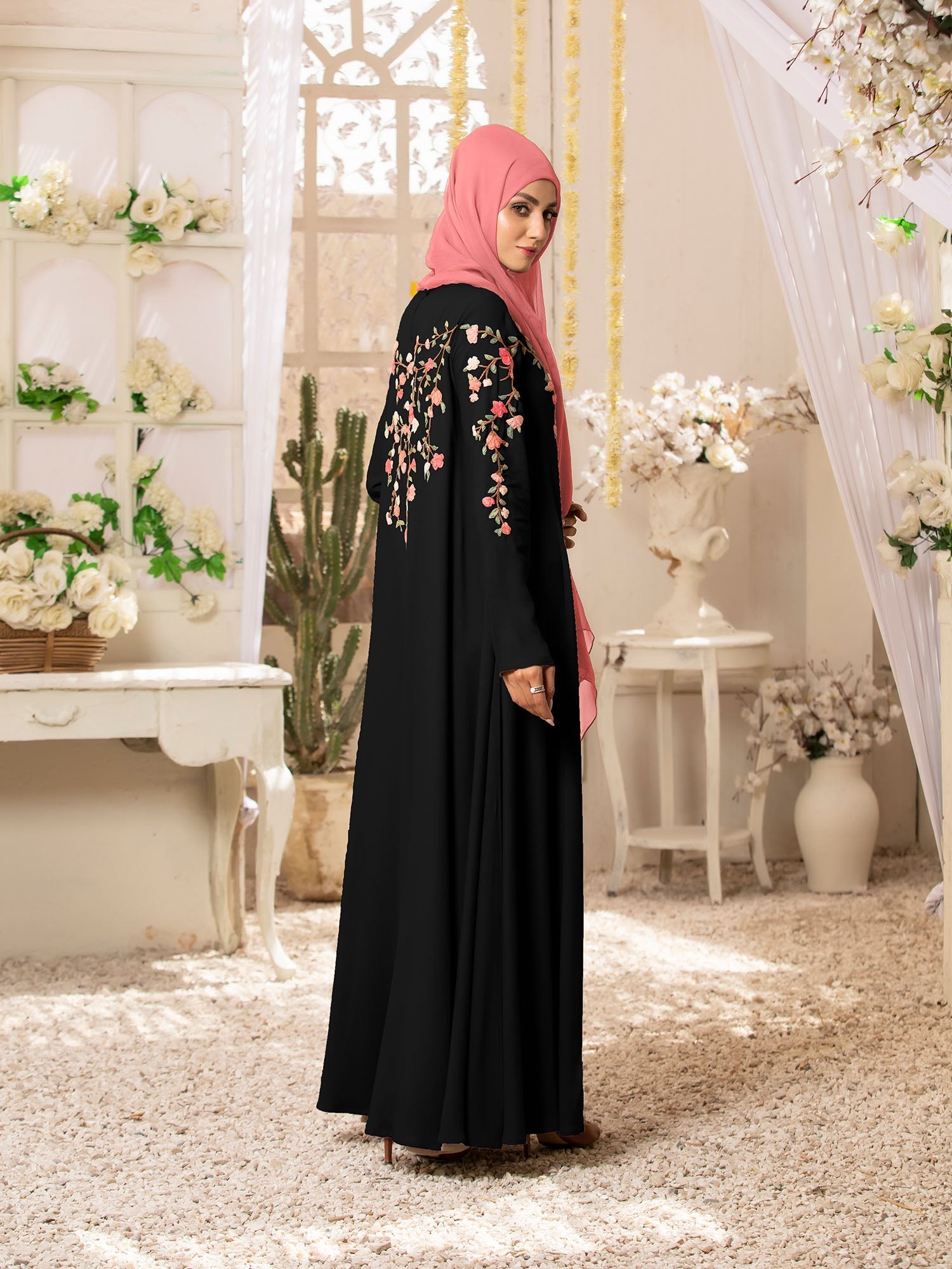 Floral Cocktail Black Abaya