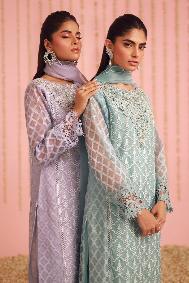 Chic Ophicial | Ruffles Collection | Iris