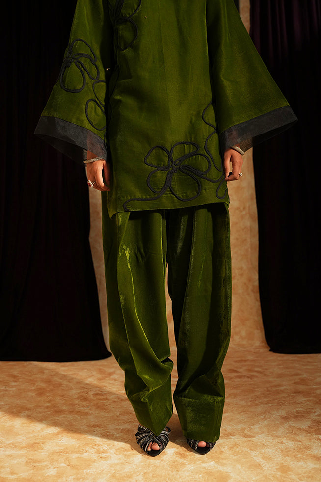 Fozia Khalid | Velvet Deck | Clover