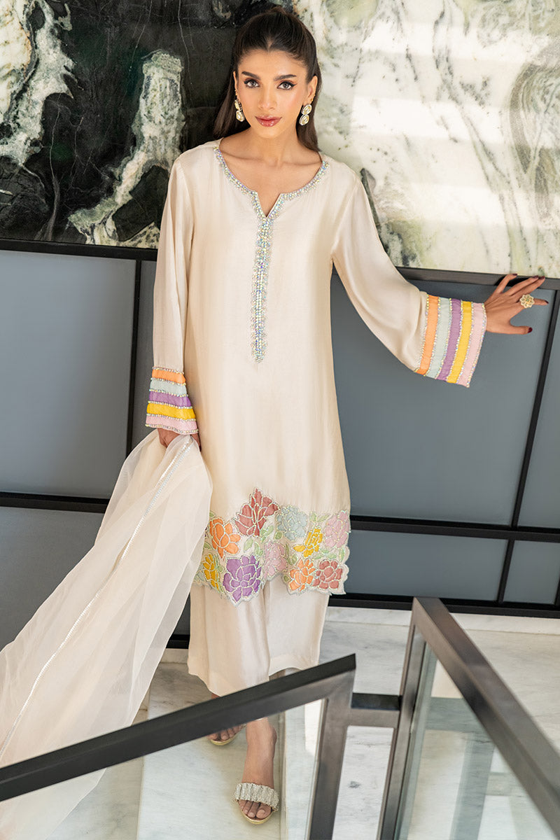 Chic Ophicial | Celenia Pret | Ivory Rose