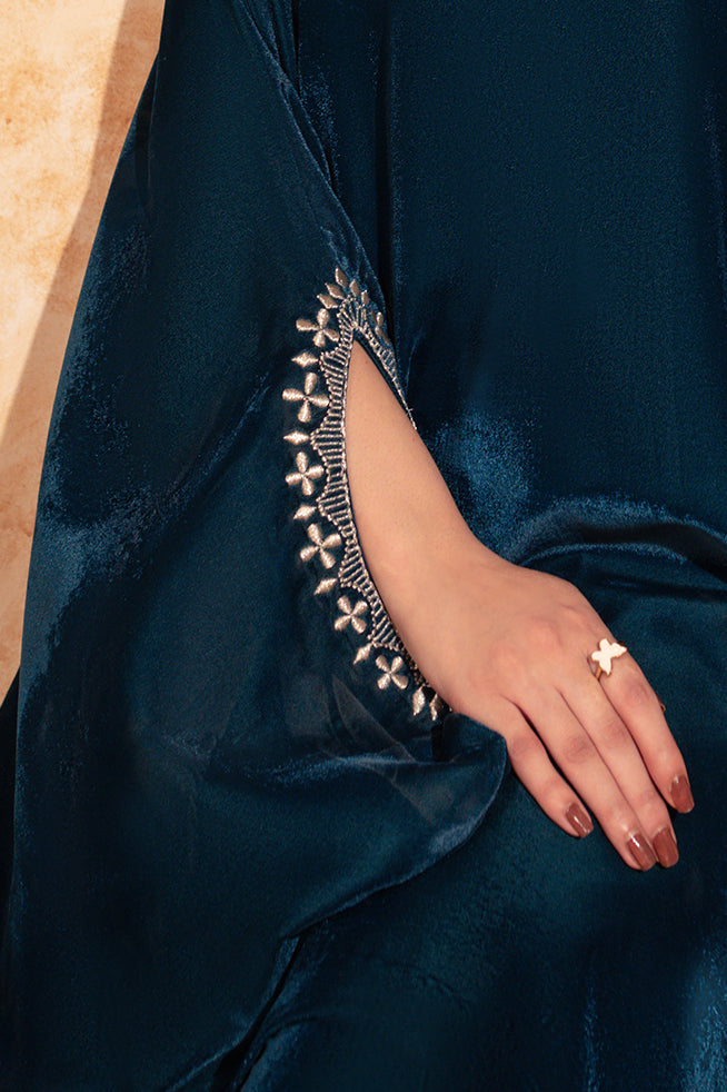 Fozia Khalid | Velvet Deck | Nina