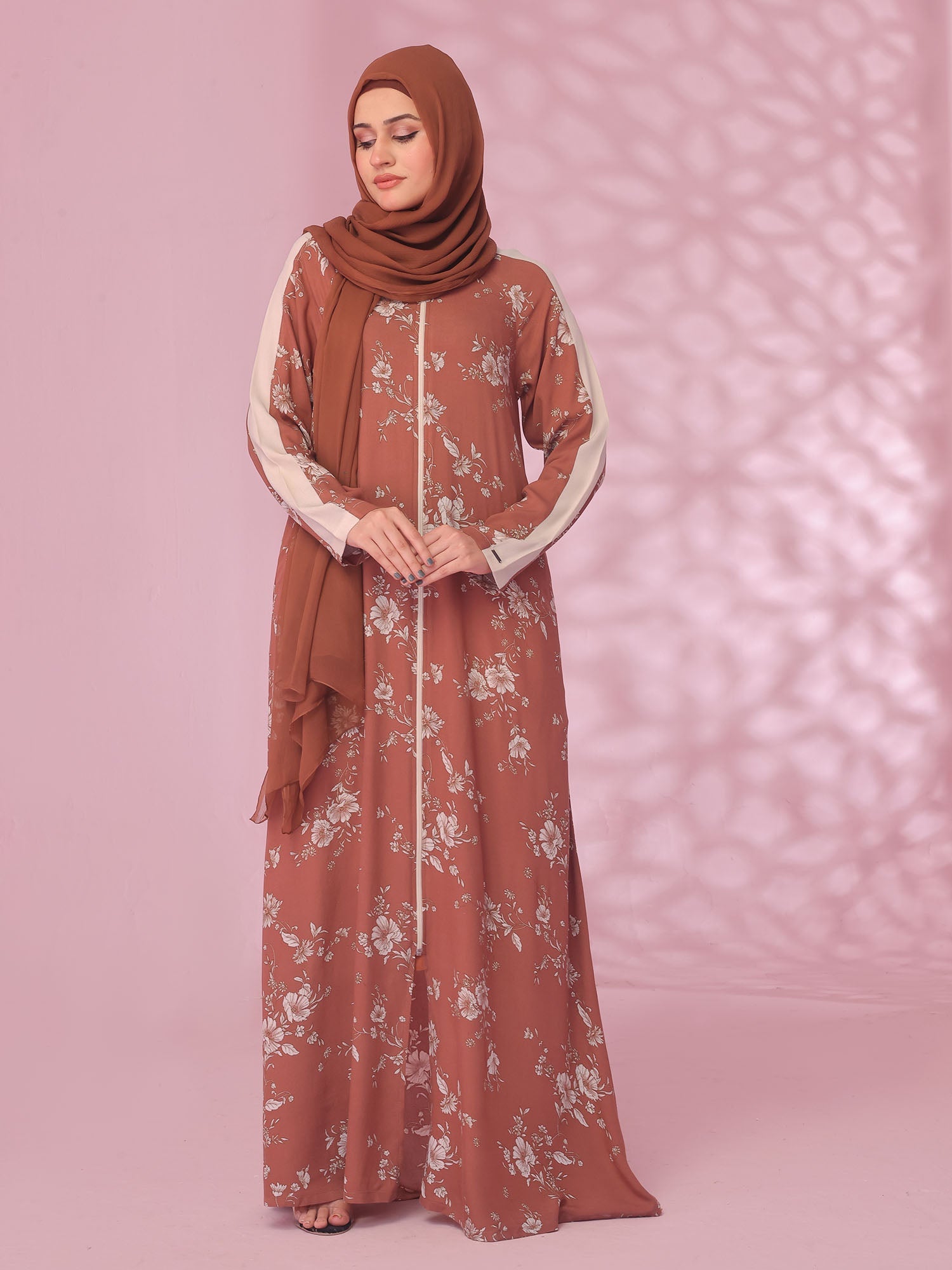 Dynamic Petals Abaya