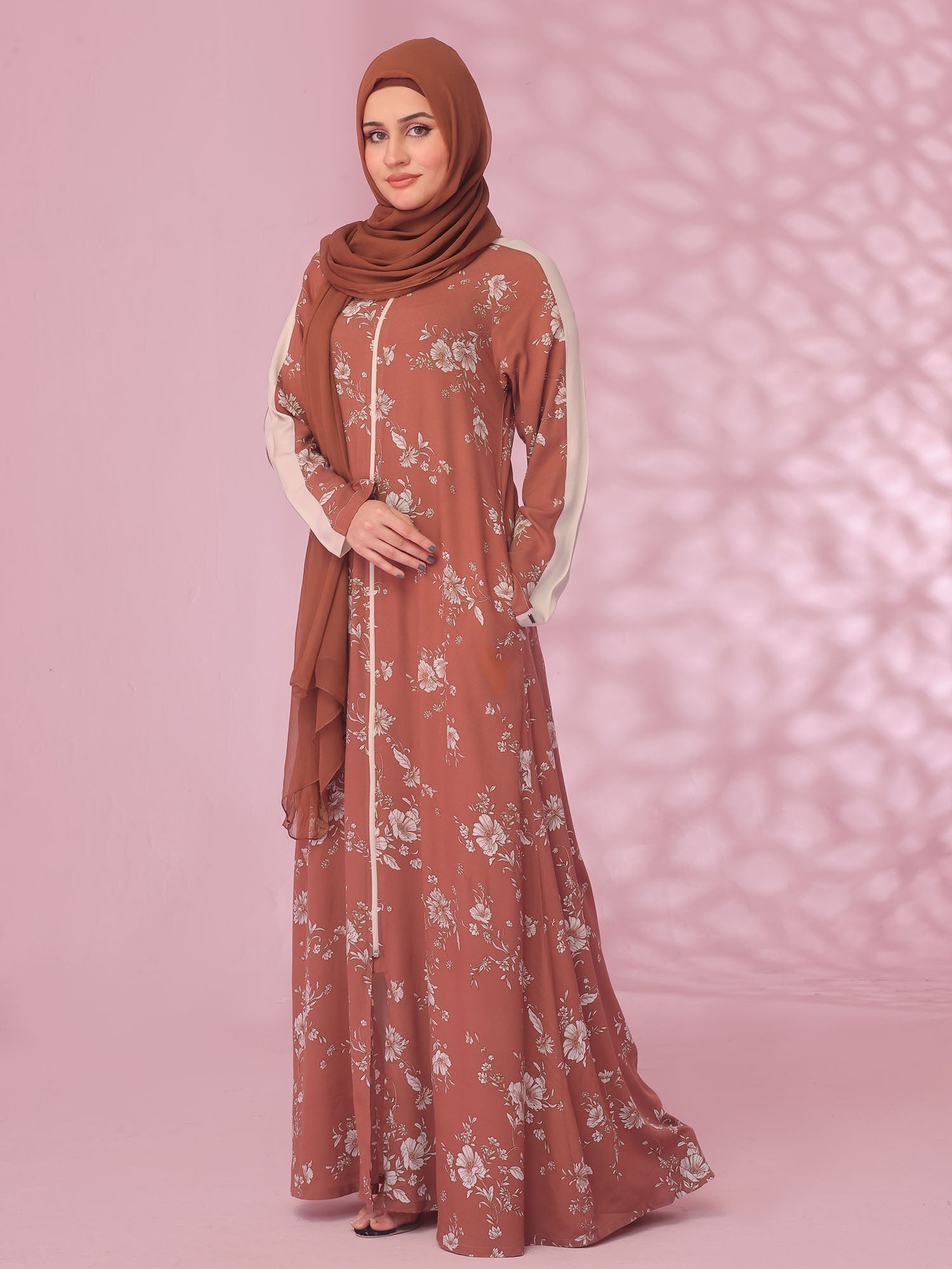 Dynamic Petals Abaya