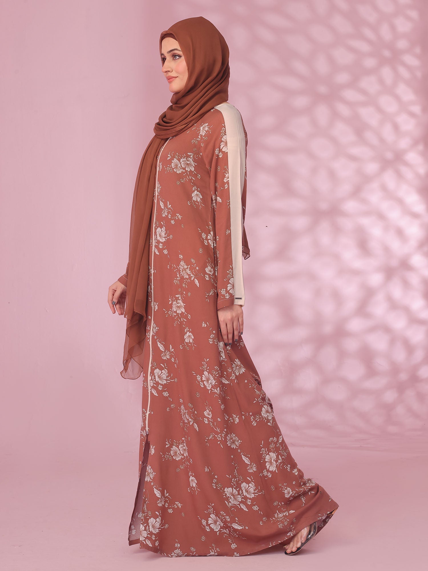 Dynamic Petals Abaya