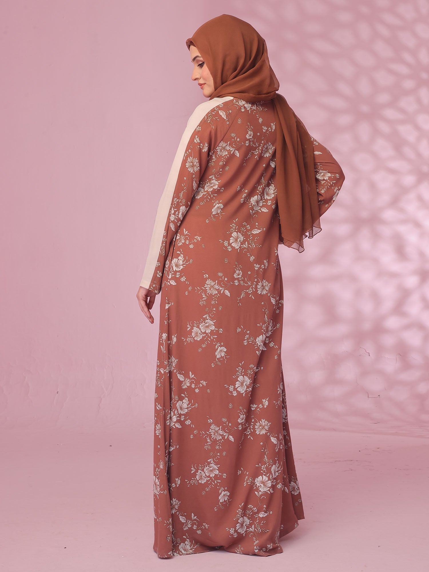 Dynamic Petals Abaya