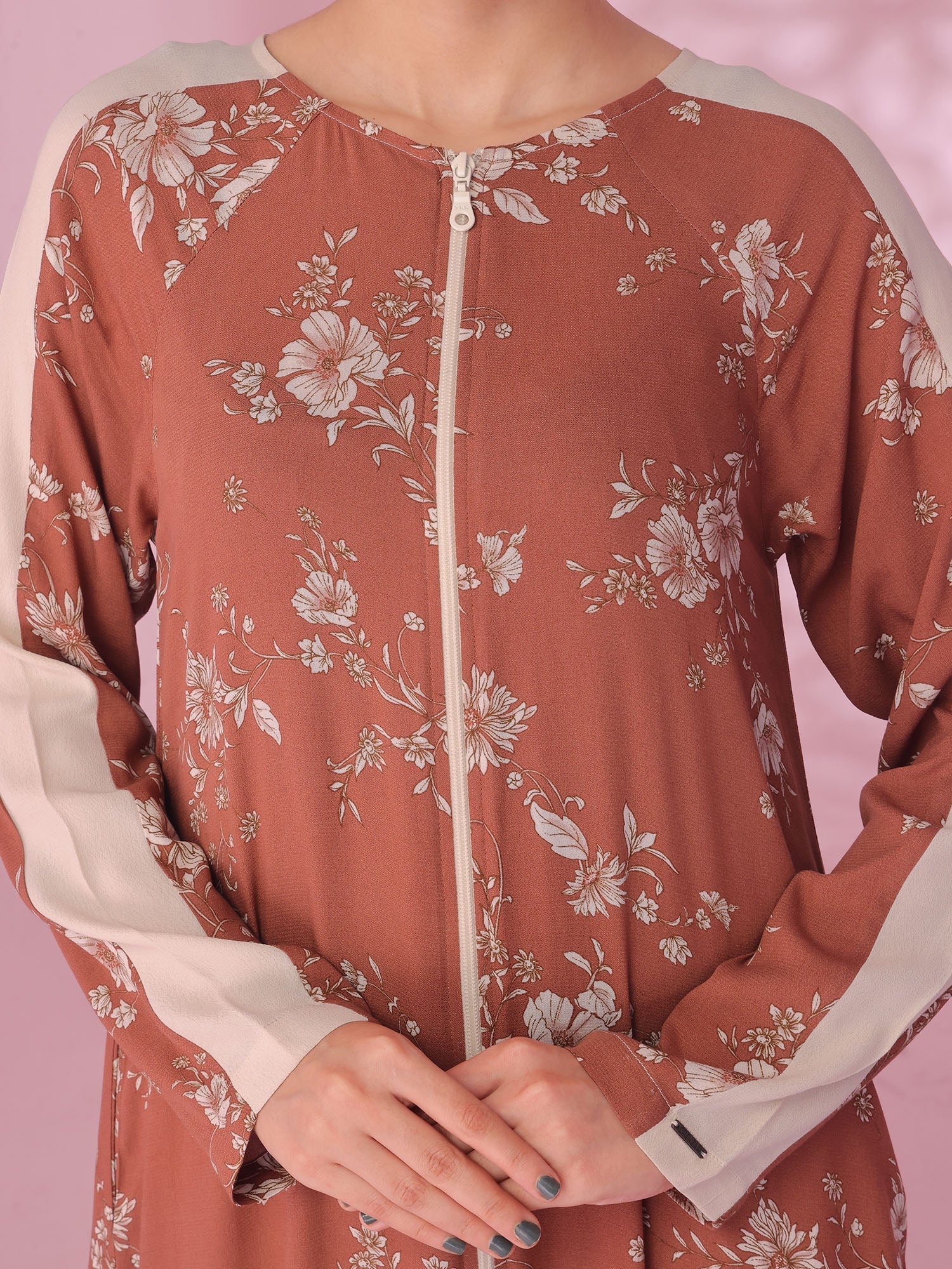 Dynamic Petals Abaya