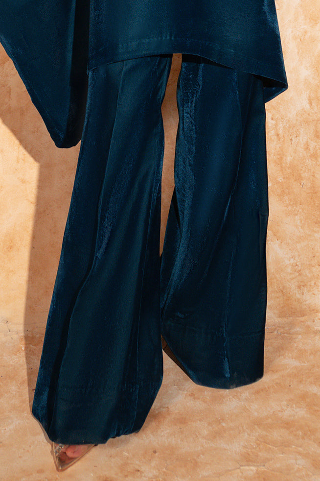 Fozia Khalid | Velvet Deck | Nina