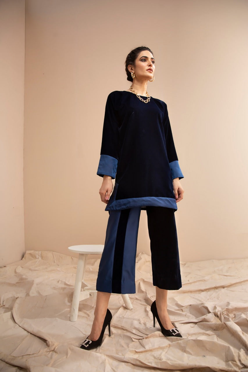 Hana | Mavi Velvets | VLT002